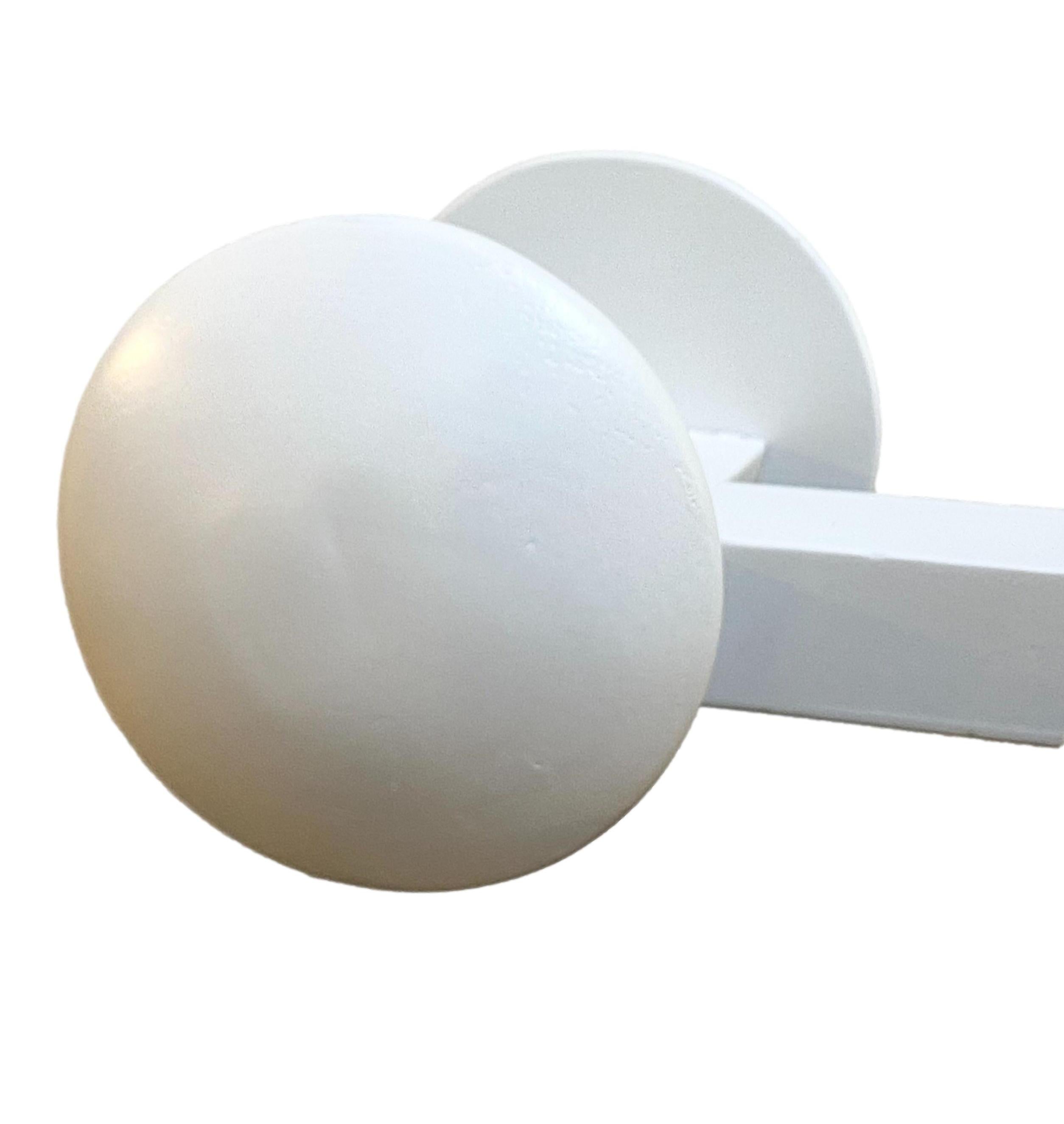 Modern White Lacquered Wood Coat Rack, Italy, 1970s In Good Condition For Sale In Naples, IT