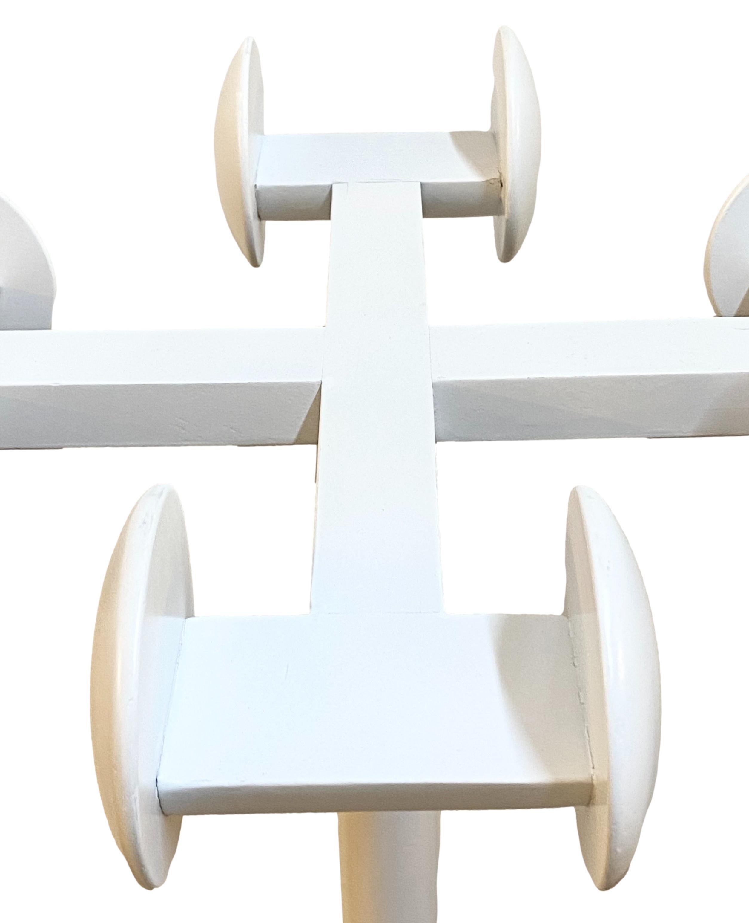 Modern White Lacquered Wood Coat Rack, Italy, 1970s For Sale 1