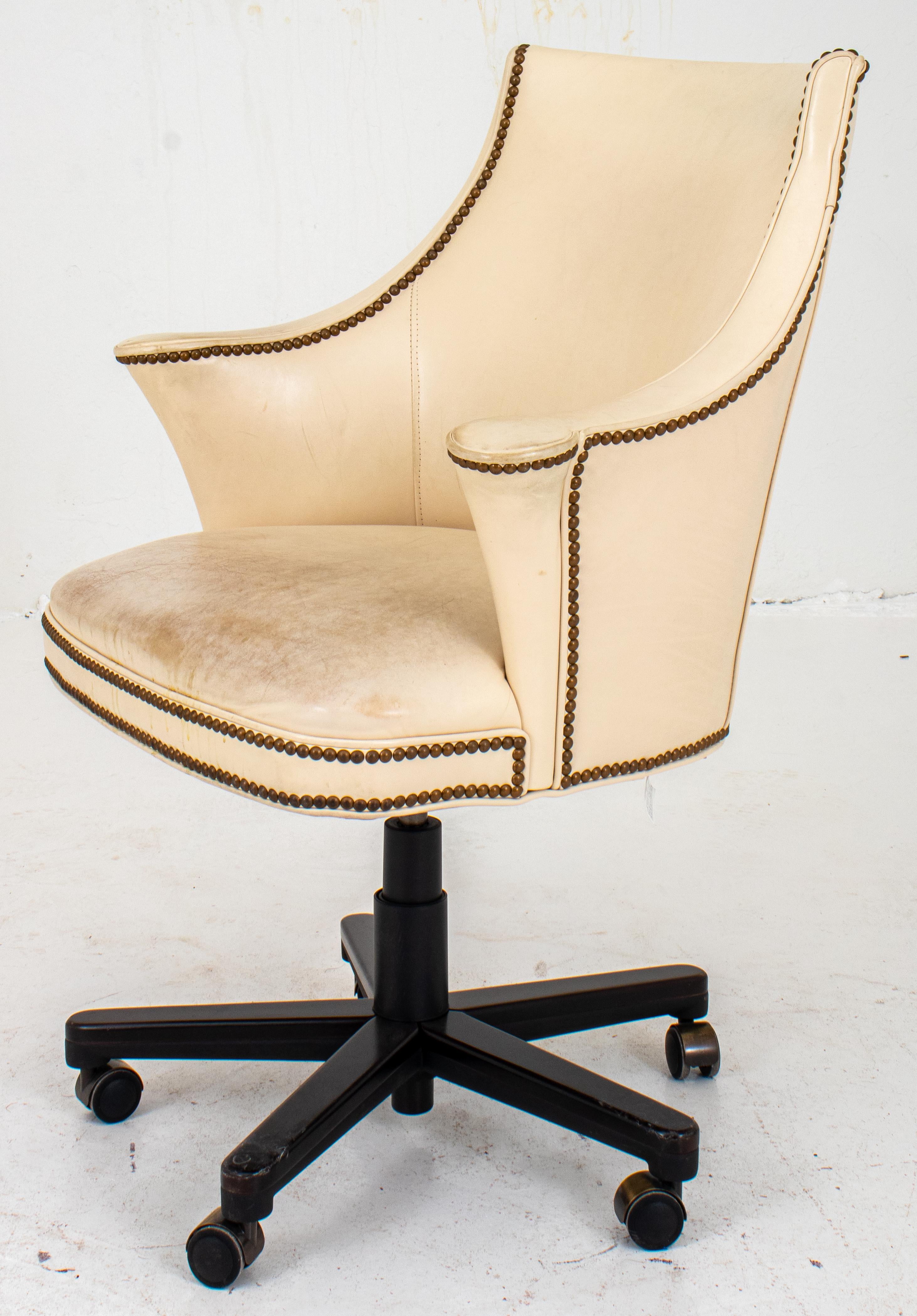 Modern White Leather Swivel Armchair In Good Condition In New York, NY