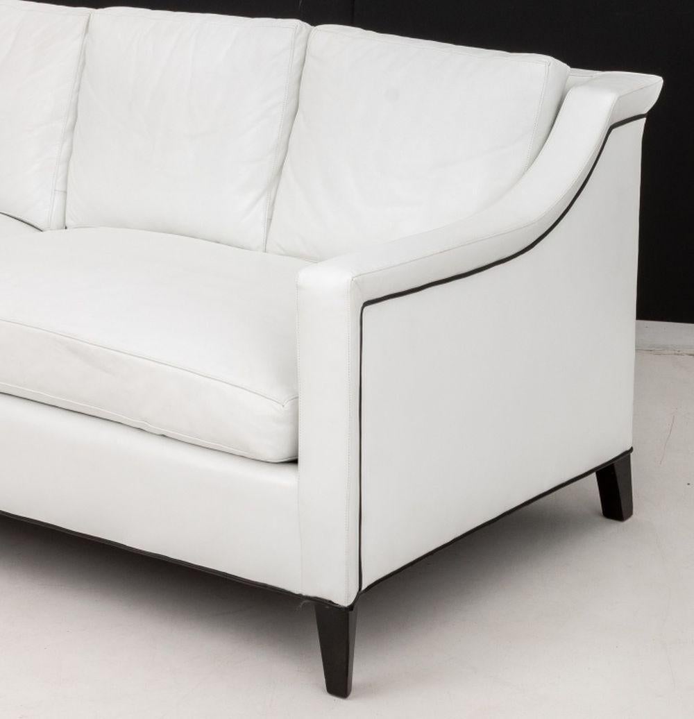 Sofá grande moderno tapizado en piel blanca Estadounidense en venta