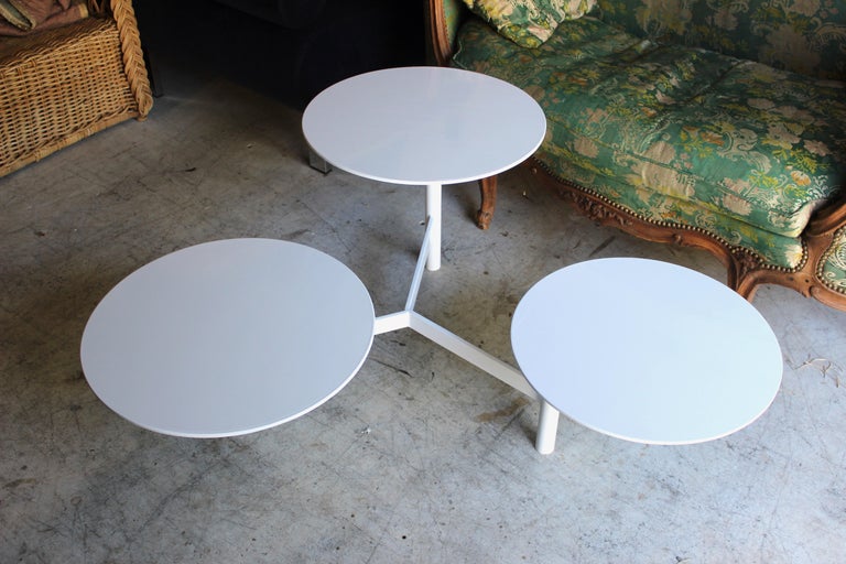 Modern White Metal Coffee Table For Sale at 1stdibs