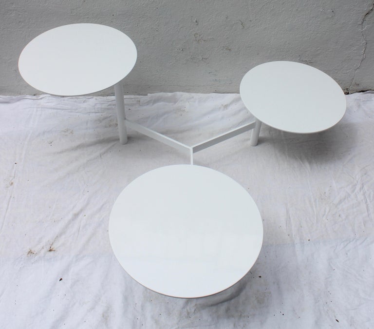 Modern White Metal Coffee Table For Sale at 1stdibs