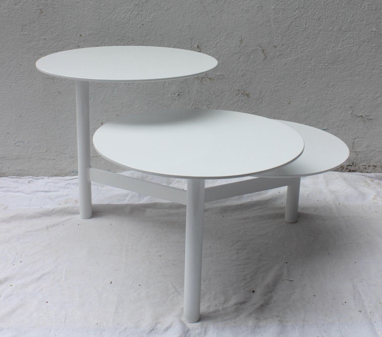 Modern White Metal Coffee Table For Sale at 1stdibs