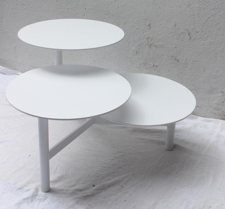 Modern White Metal Coffee Table For Sale at 1stdibs