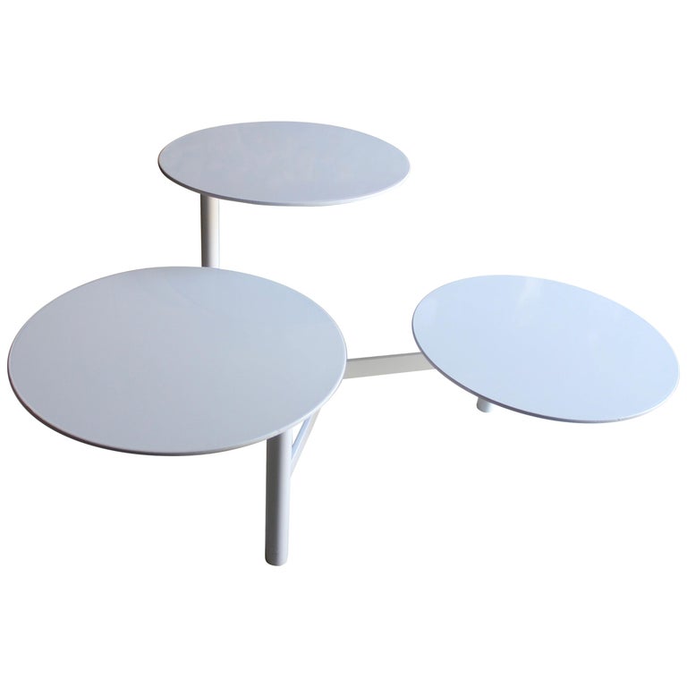 Modern White Metal Coffee Table For Sale at 1stdibs