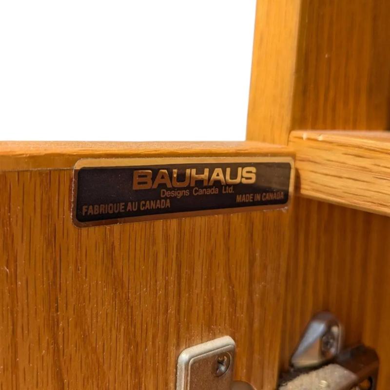 Mid-Century moderno Mobile bar moderno in Oak Oak di Bauhaus Designs Canada, anni '80 in vendita