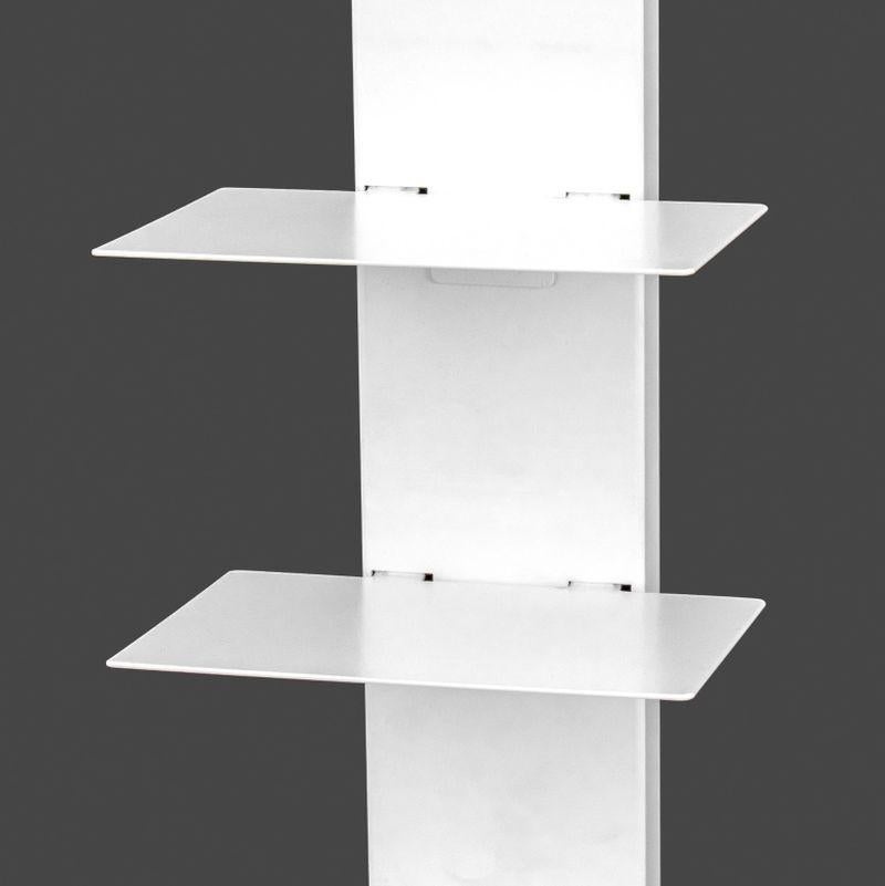 Moderno Espositore moderno in metallo patinato Whiting, coppia in vendita