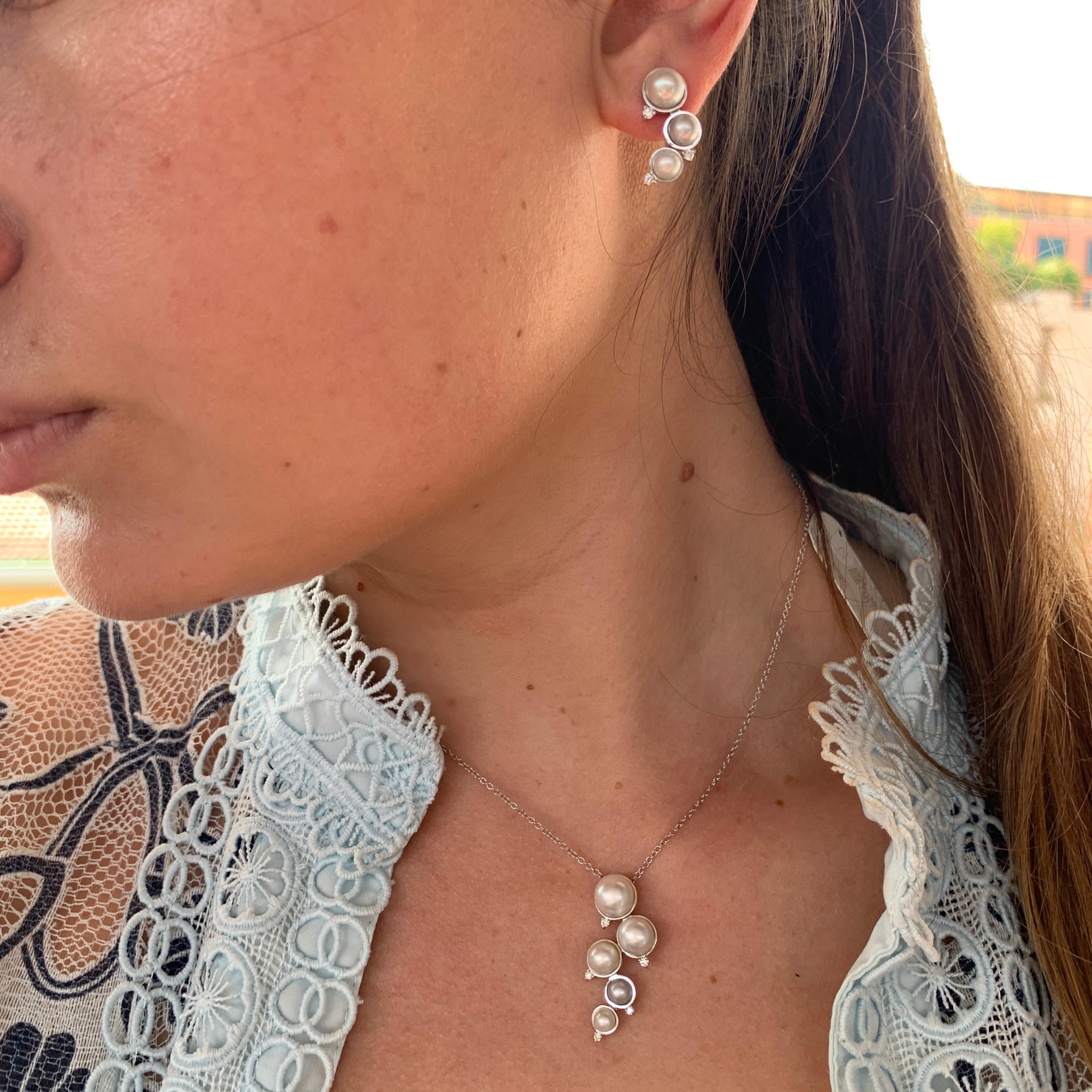 Moderne moderne weiße Perle Weißer Diamant Weißgold 18 Karat Ohrringe im Zustand „Neu“ im Angebot in Montreux, CH