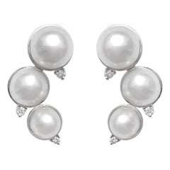 Modern White Pearl White Diamond White Gold 18 Karat Earrings