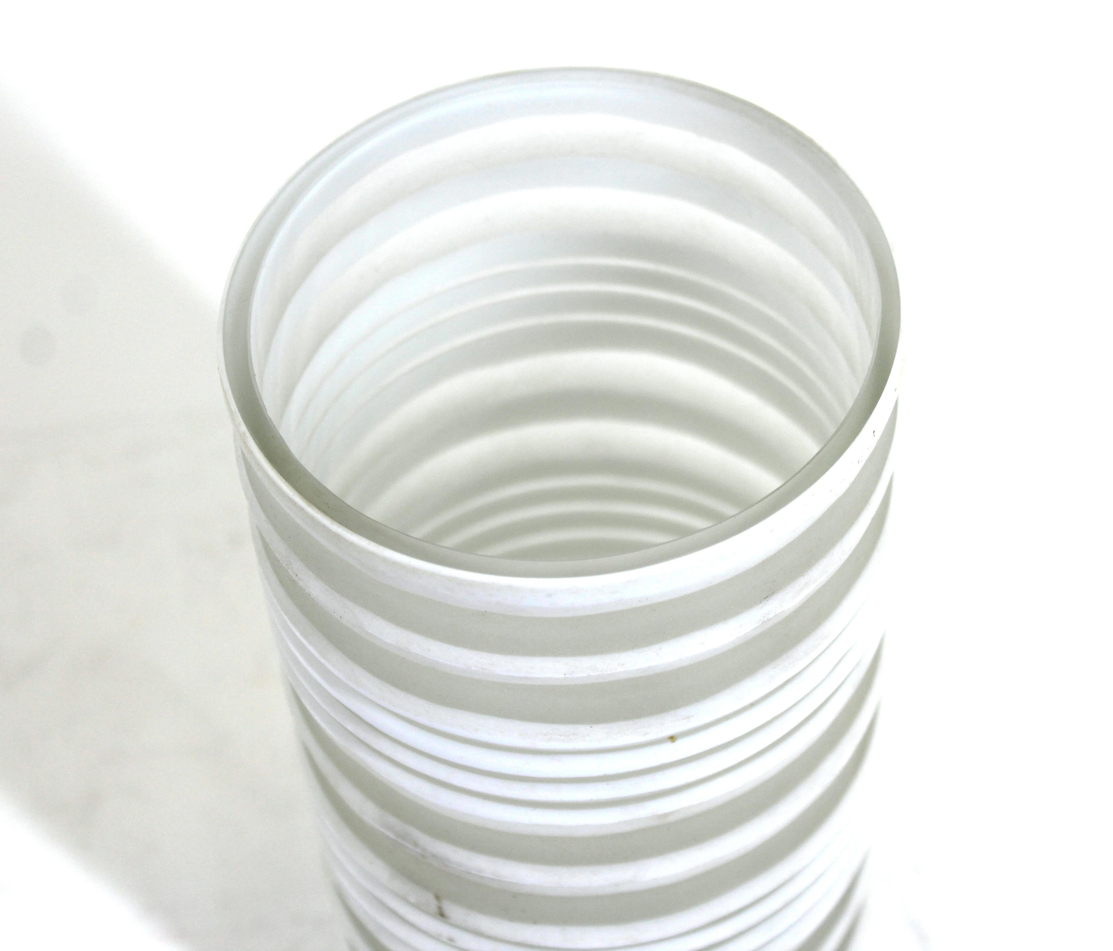 Modern White Ribbed Glass Vase In Good Condition In New York, NY