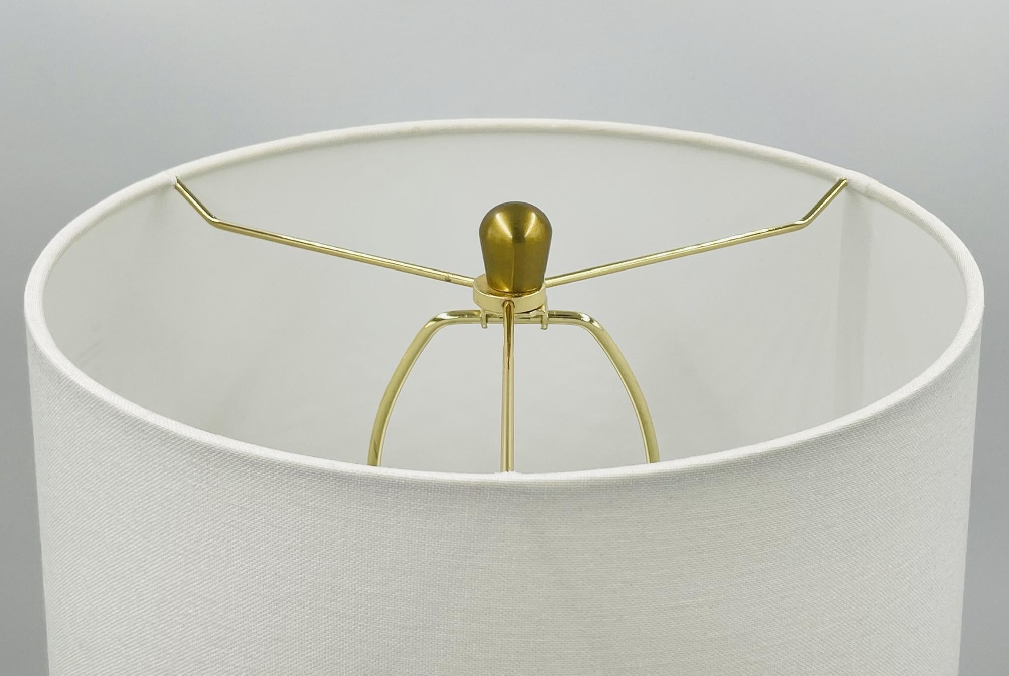 Lámpara de sobremesa moderna de cerámica blanca texturizada by Aerin for Visual Comfort en venta 8
