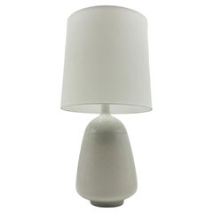 Lámpara de sobremesa moderna de cerámica blanca texturizada by Aerin for Visual Comfort