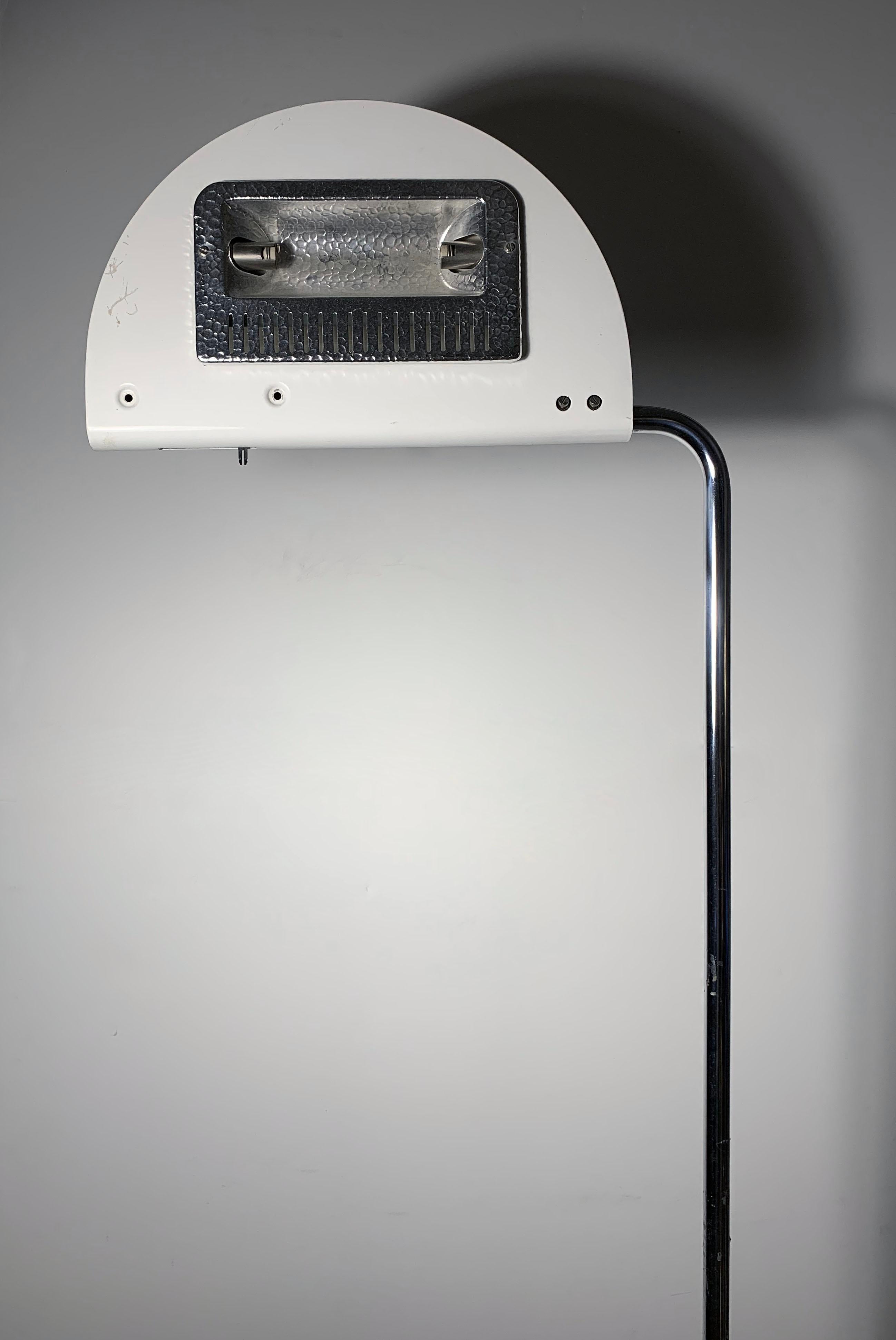 20th Century Modern White Vintage Floor Lamp Mezzaluna by Bruno Gecchelin, Italy For Sale
