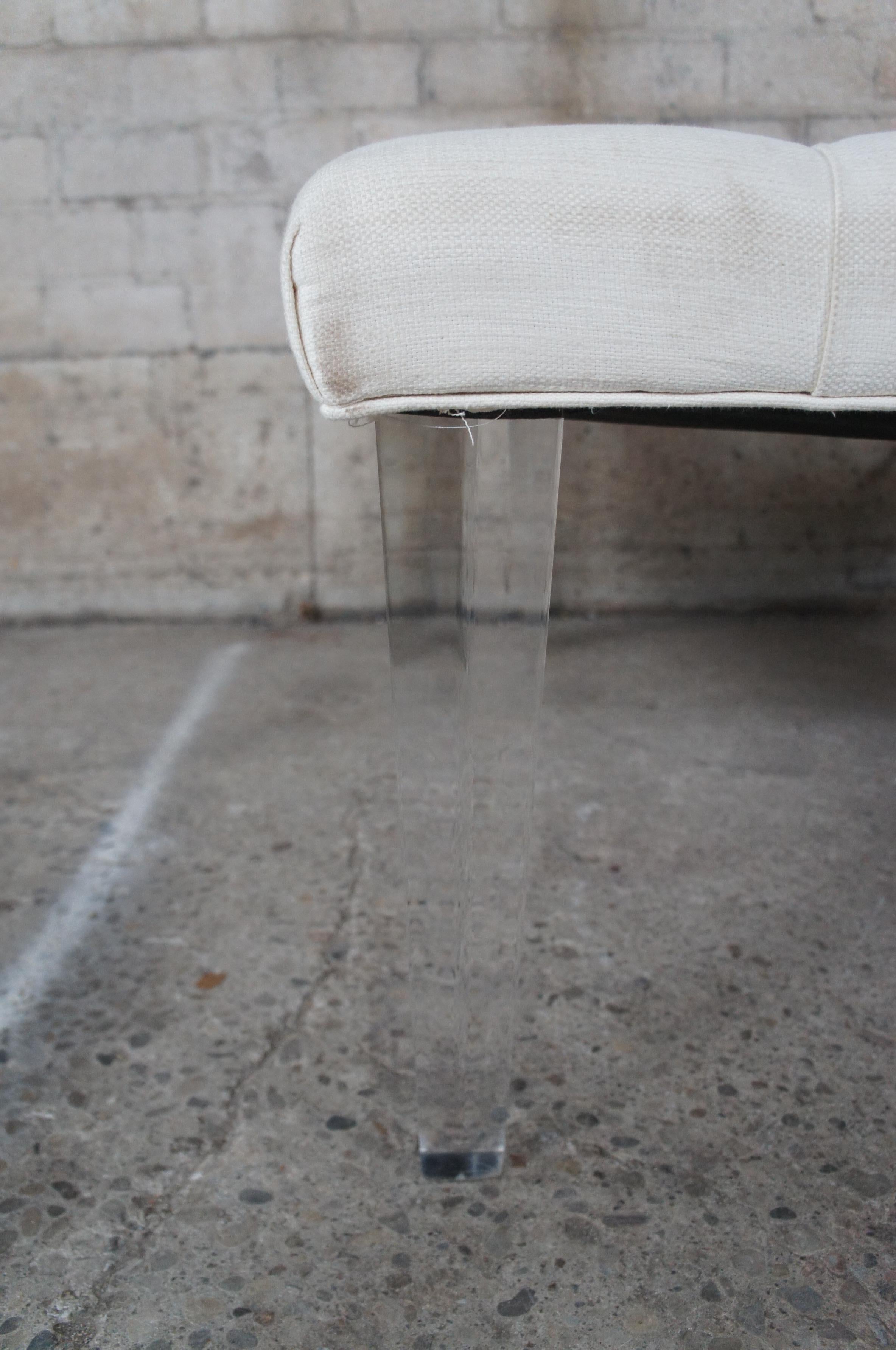 Pouf ou table basse carrée blanchie avec pieds en acrylique en vente 2