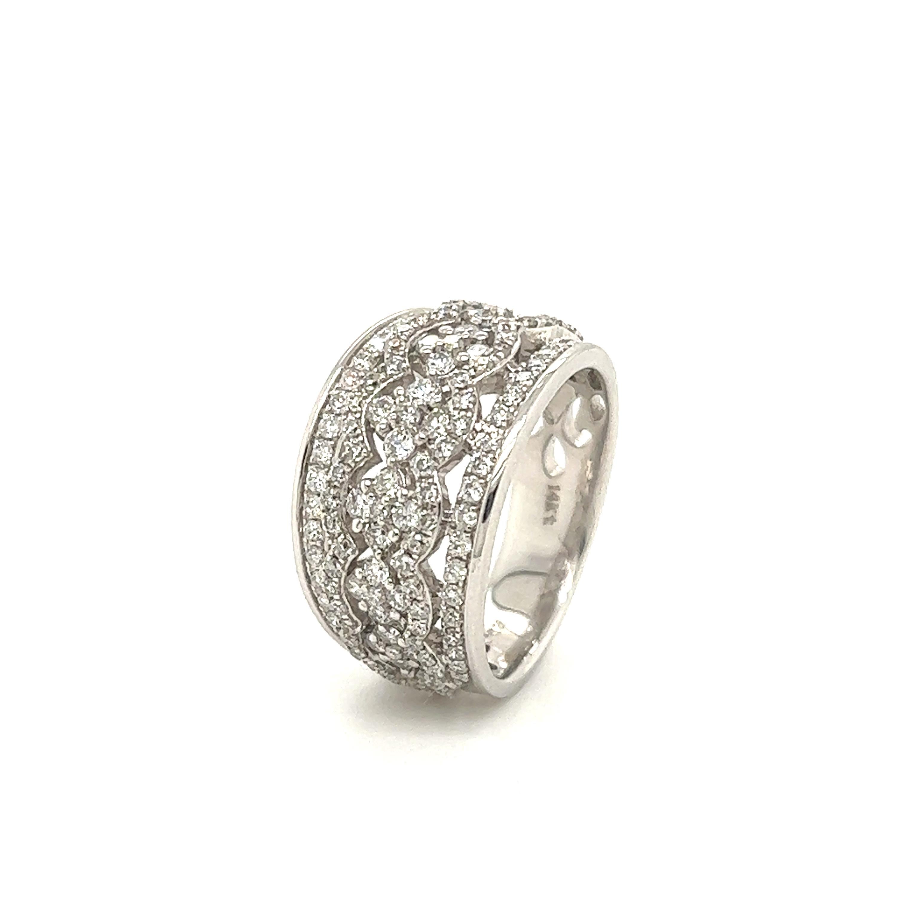 Bague jonc décorative moderne à large anneau avec diamants Excellent état - En vente à MIAMI, FL
