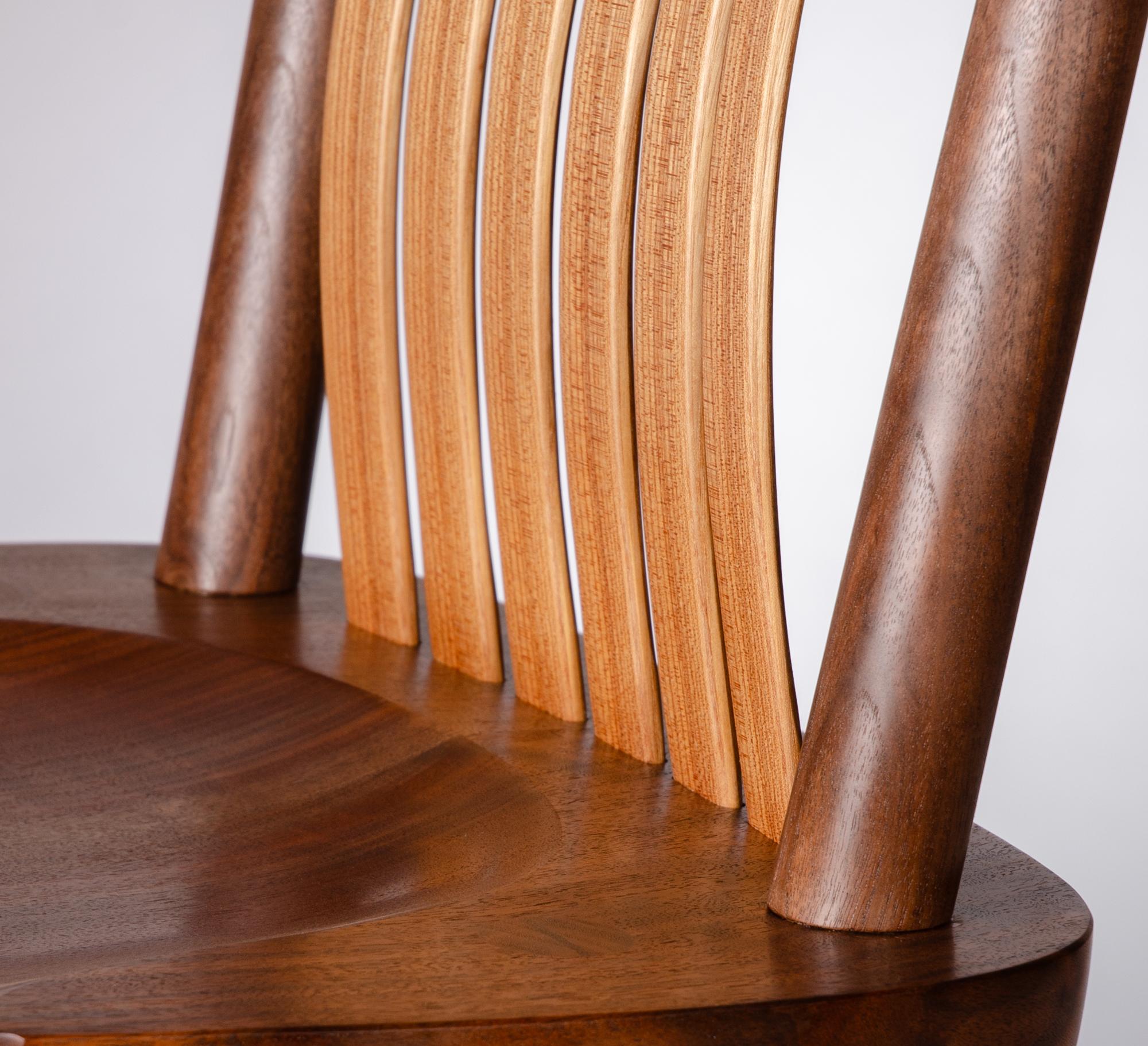 The Modern Windsor chair by Erickson Woodworking in walnut (chaise Windsor moderne en noyer) Neuf - En vente à Nevada City, CA