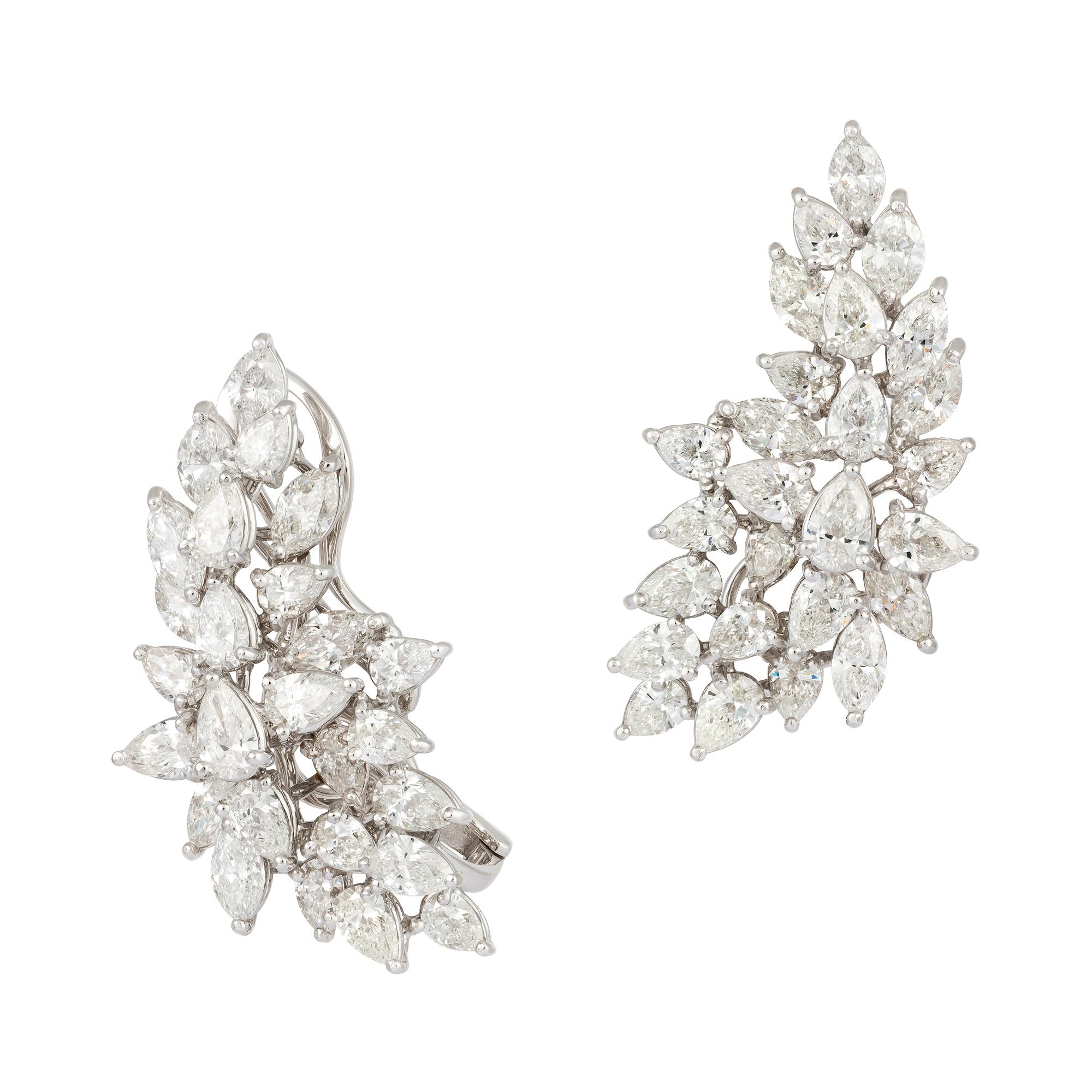 Moderne Flügel-Ohrringe aus Weißgold mit 18 Karat Diamanten für ihr im Zustand „Neu“ im Angebot in Montreux, CH