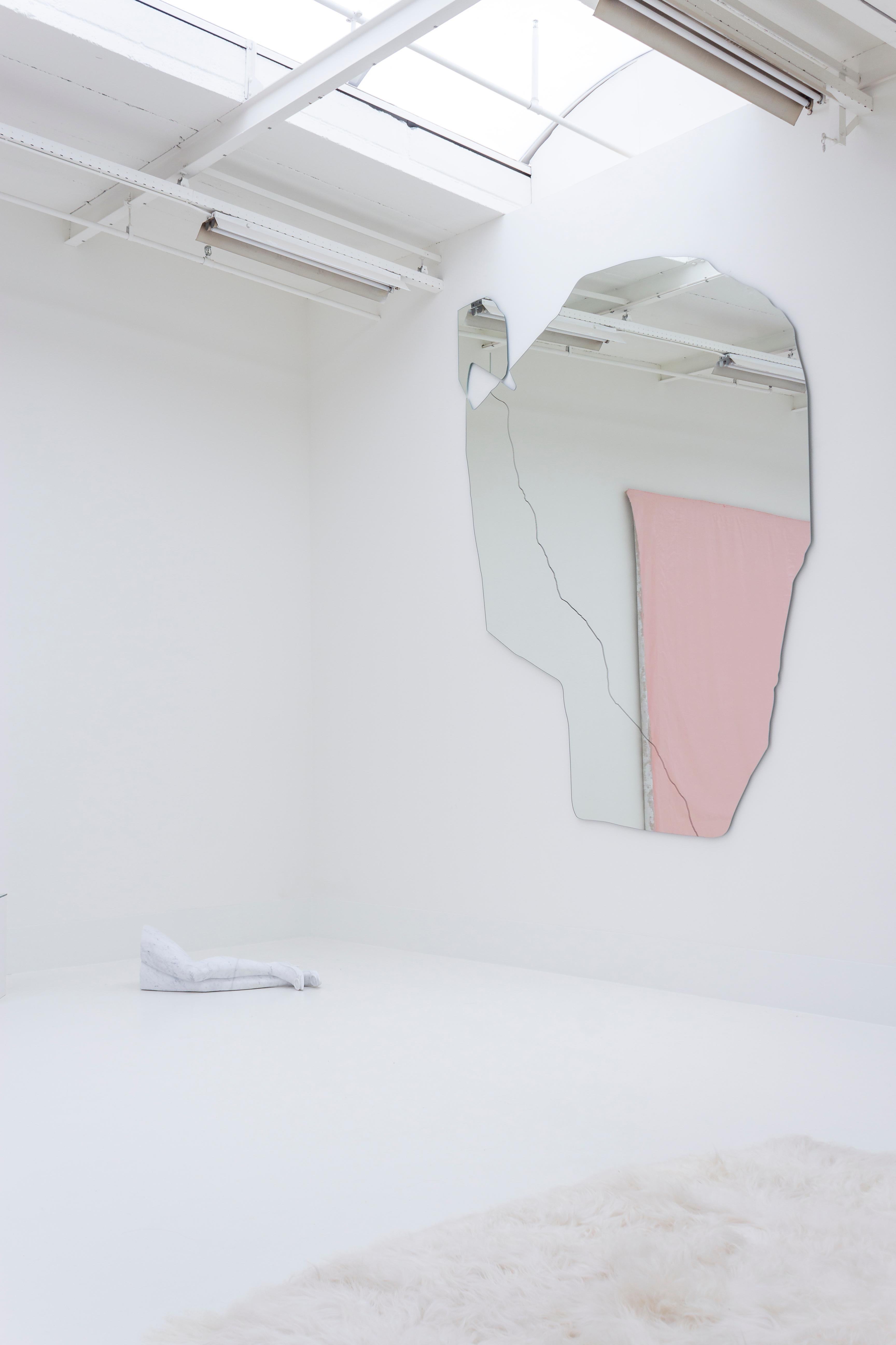 Escultura de arte contemporáneo en mármol de Roos Schneijderberg Tallado a mano en venta