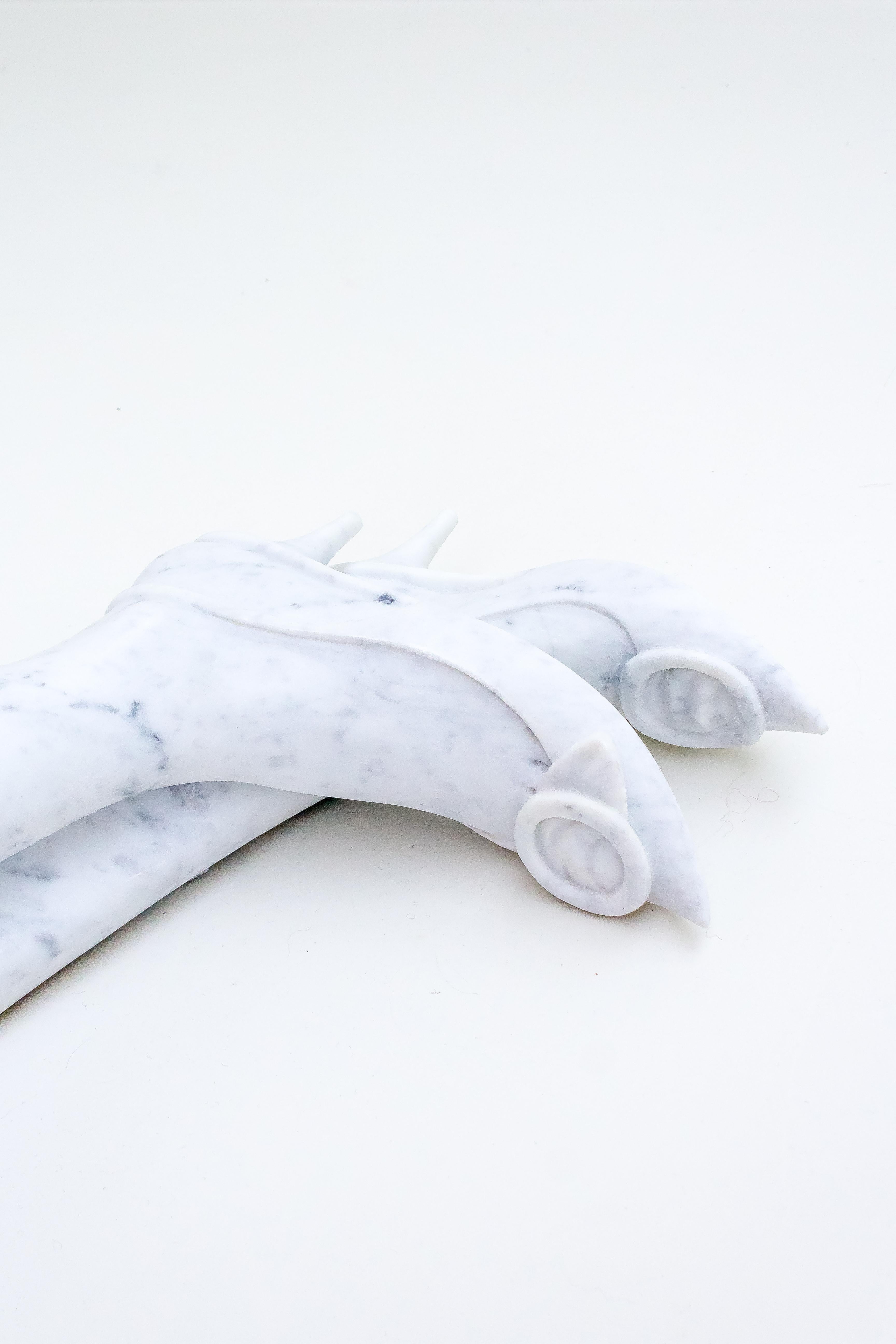 Escultura de arte contemporáneo en mármol de Roos Schneijderberg Siglo XXI y contemporáneo en venta