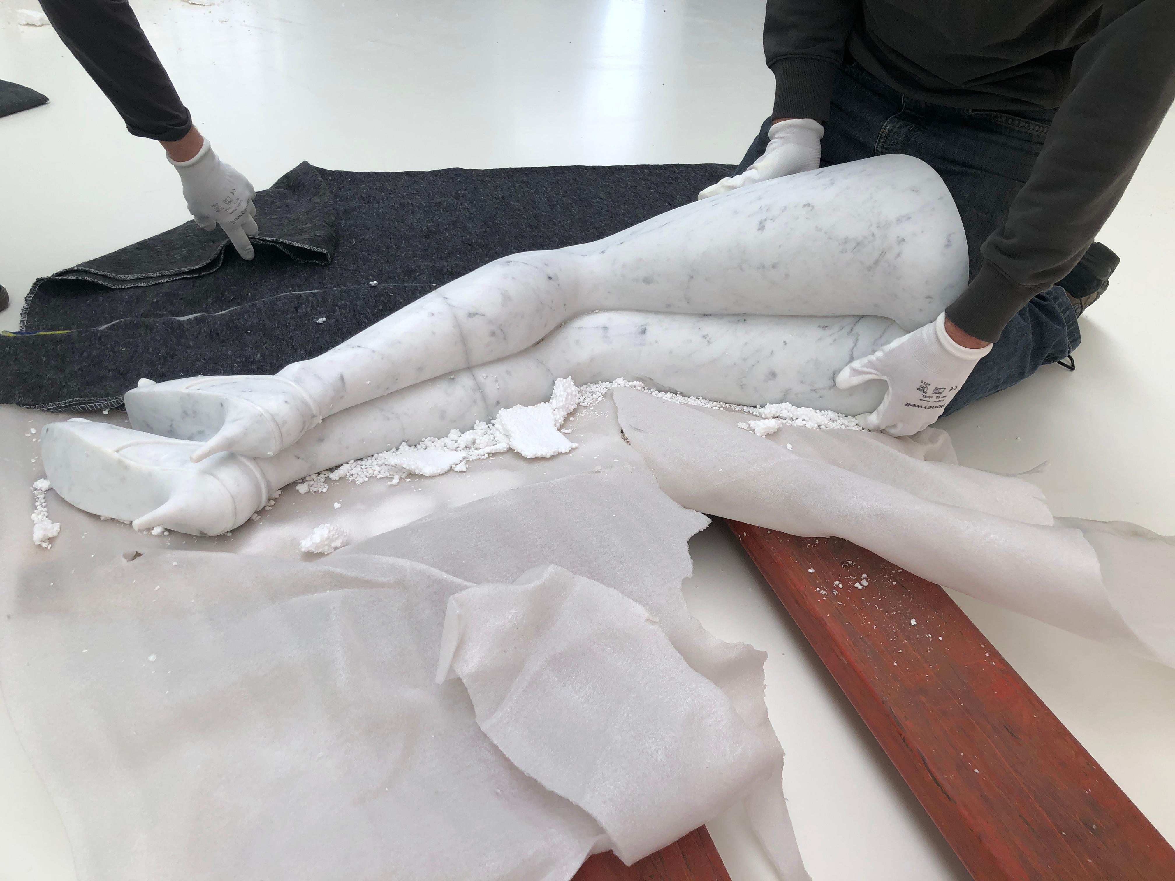 Escultura de arte contemporáneo en mármol de Roos Schneijderberg en venta 1