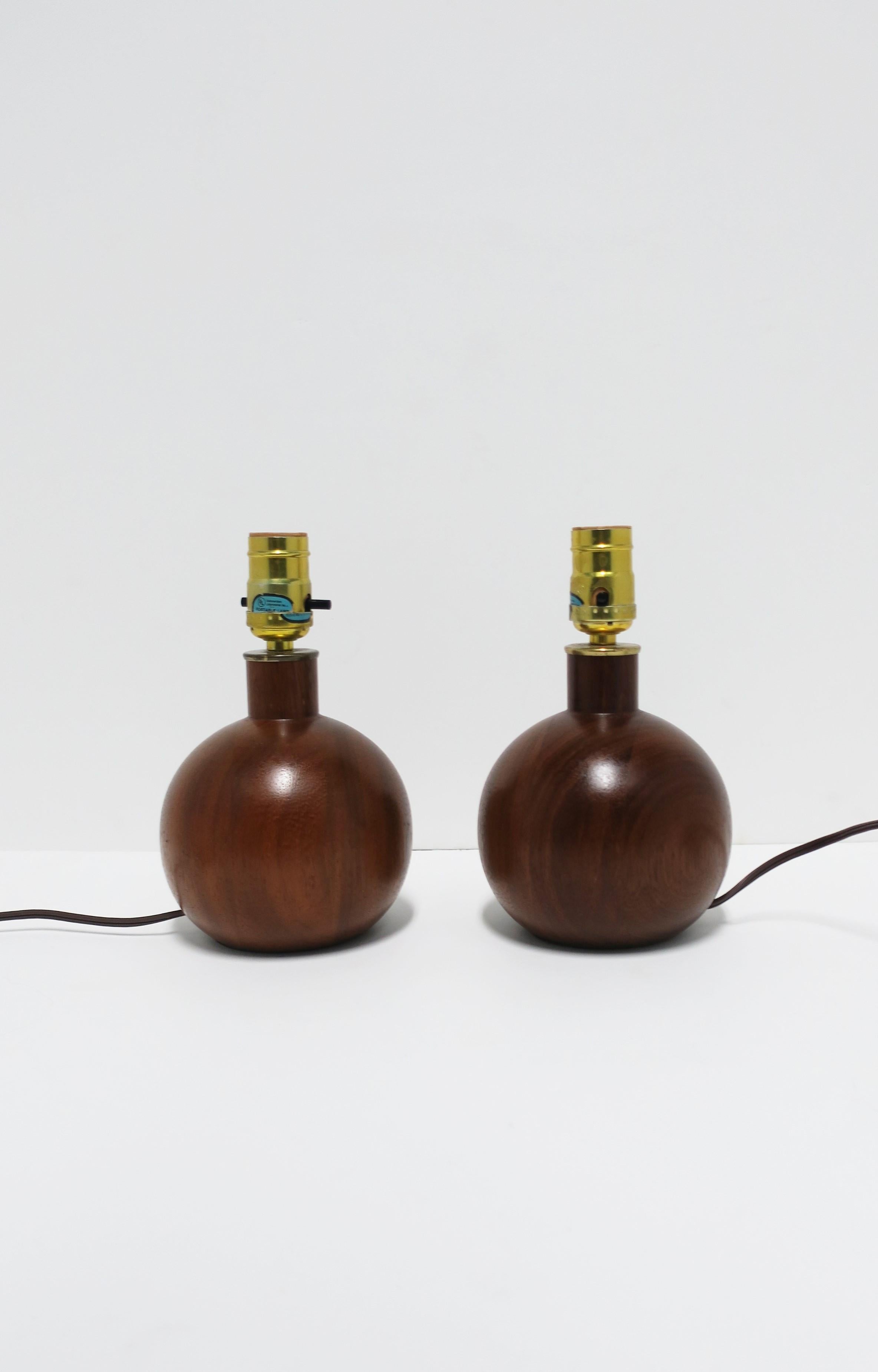 Modern Wood and Brass Round Ball Sphere Desk or Table Lamps 8