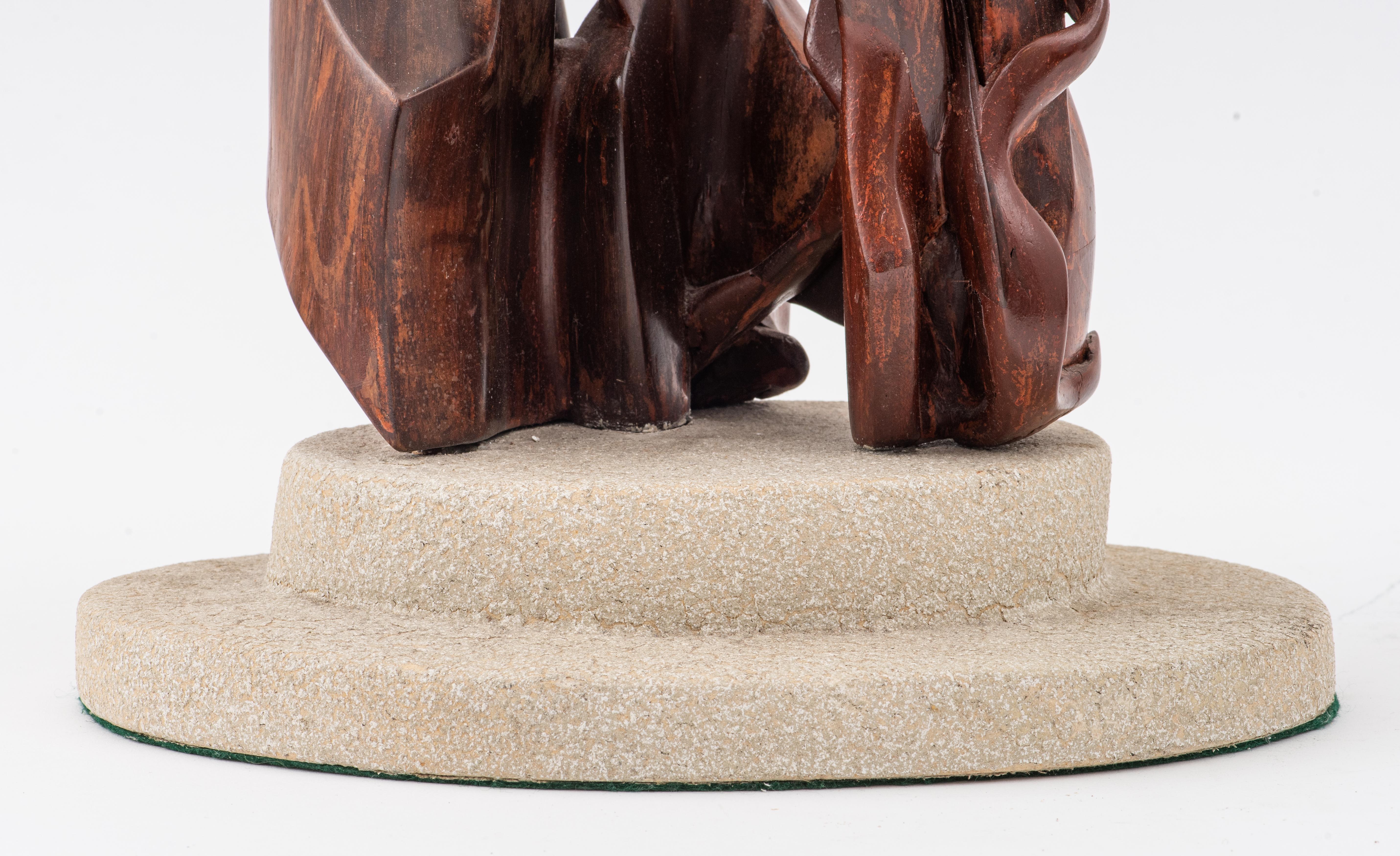 Bois Sculpture moderne en bois sculpté représentant un visage de formes abstraites  en vente