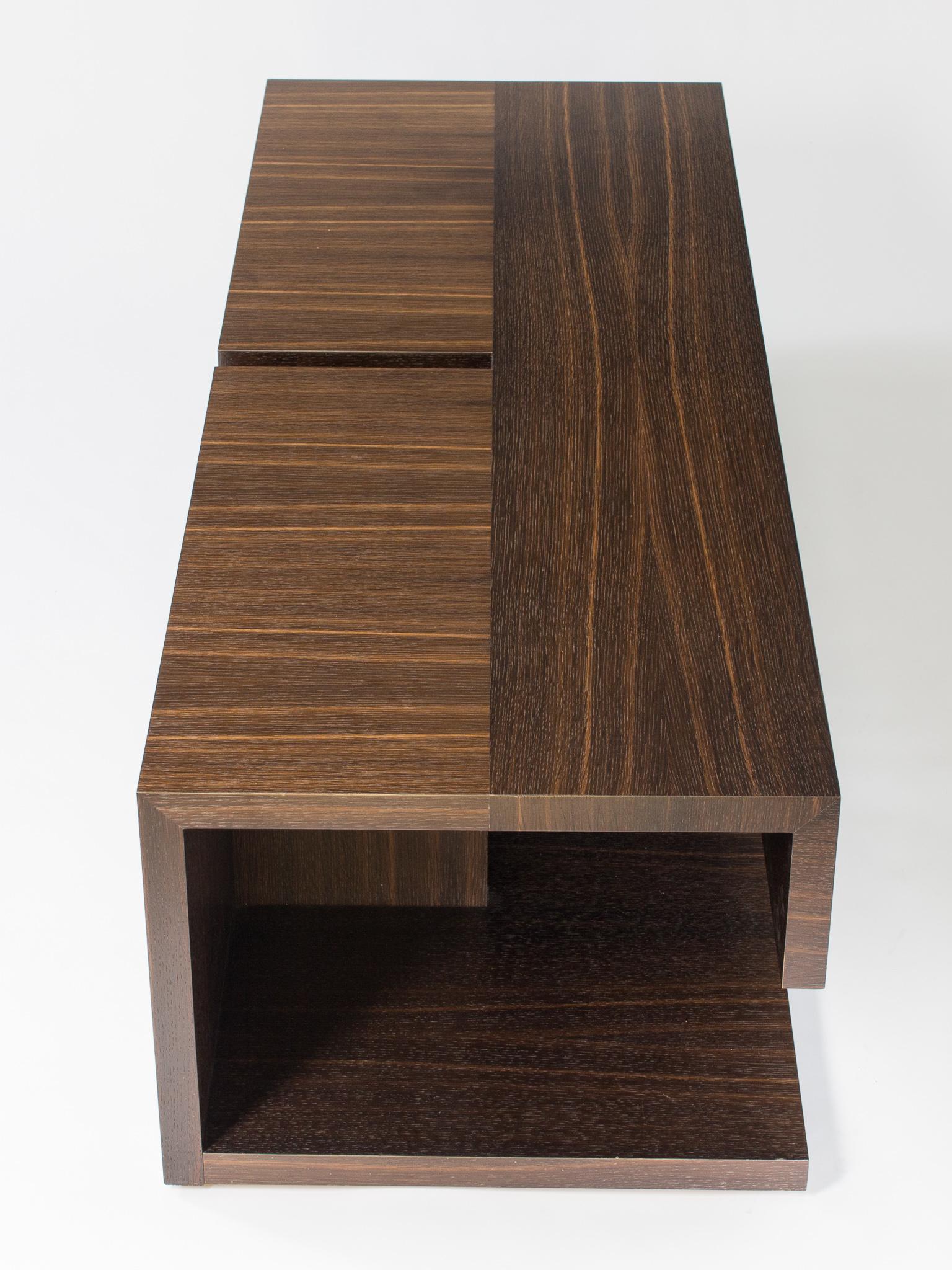 Cette version de notre table basse moderne en bois s'appelle la table 