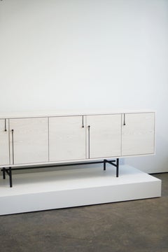Armario moderno de madera "Credenza Three" de Last Workshop en fresno blanqueado