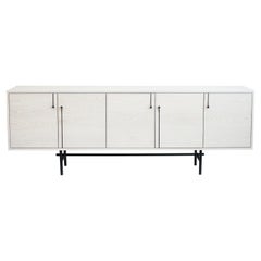 Armario moderno de madera "Credenza Three" de Last Workshop en fresno blanqueado