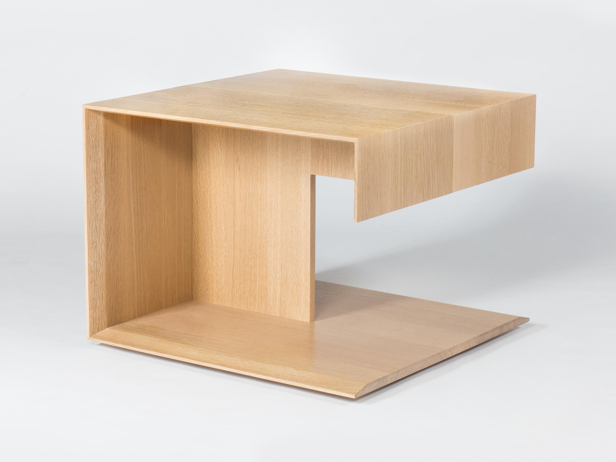 Cette version de notre table d'appoint en bois moderne s'appelle la table 