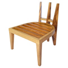 Tabouret moderne en bois de Pierre Sarkis