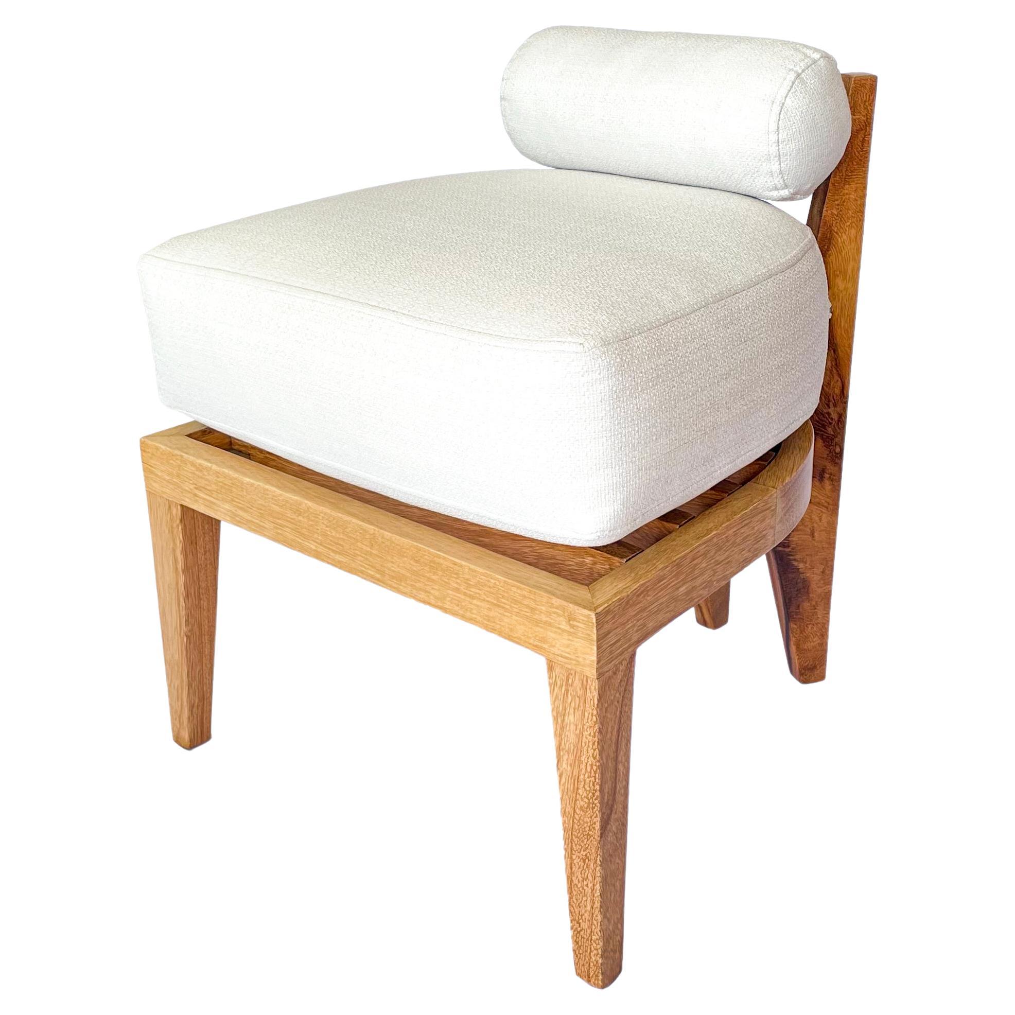 Sgabello moderno in Wood di Pierre Sarkis