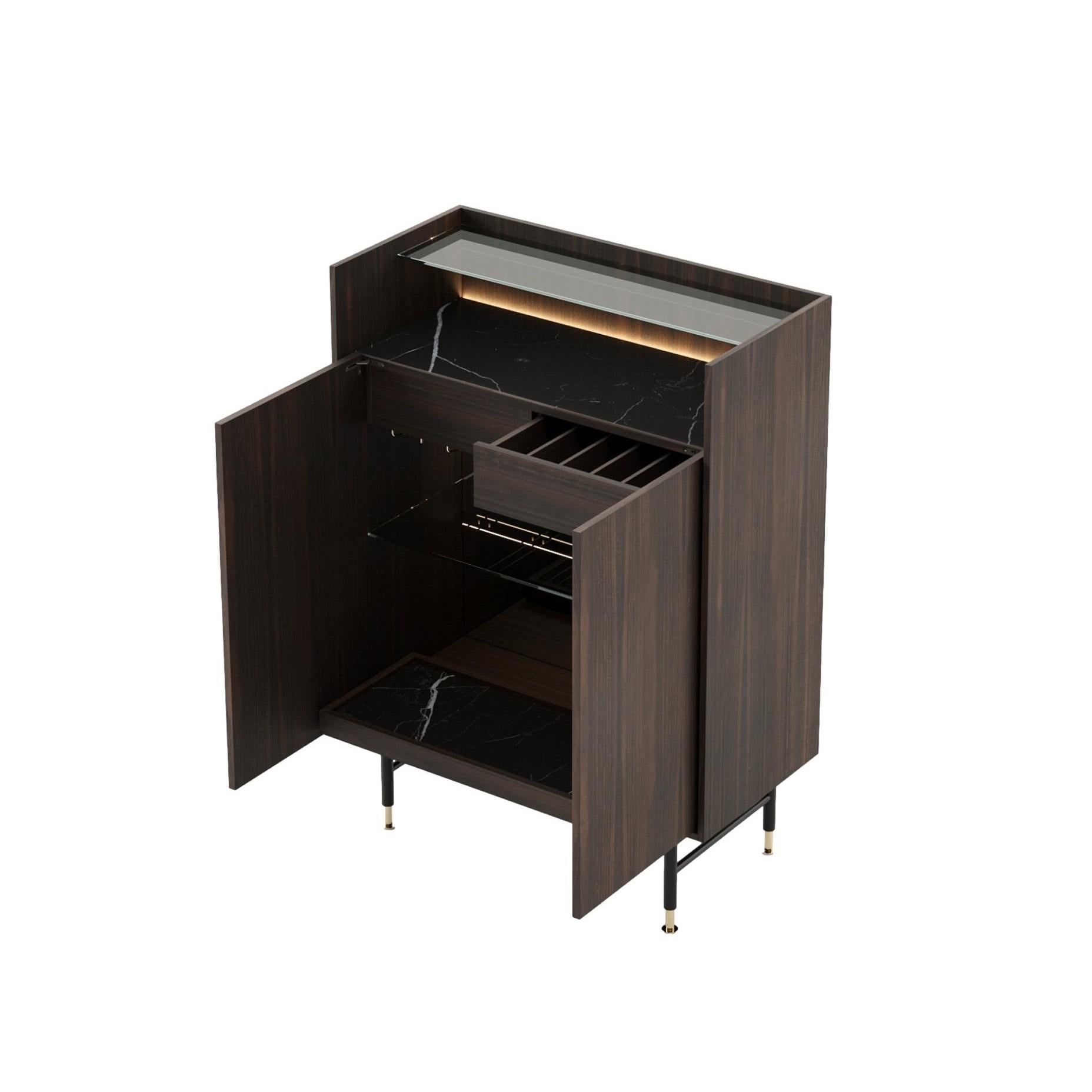 Mobile bar moderno in legno con inserti in vetro e marmo In condizioni Nuovo in vendita a NEW YORK, NY