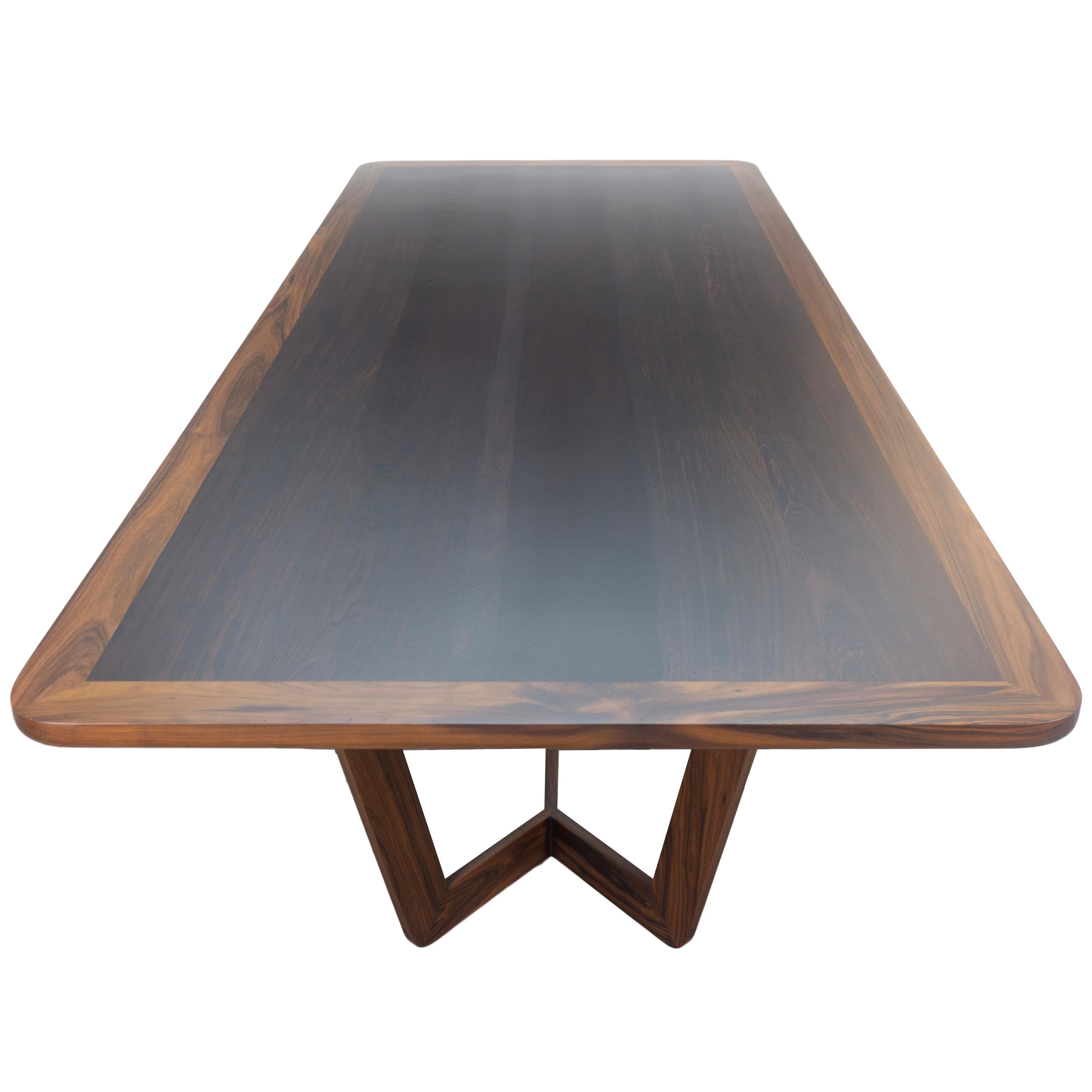 Modern Wooden Dining Table, Customizable In New Condition For Sale In Greenwich, CT