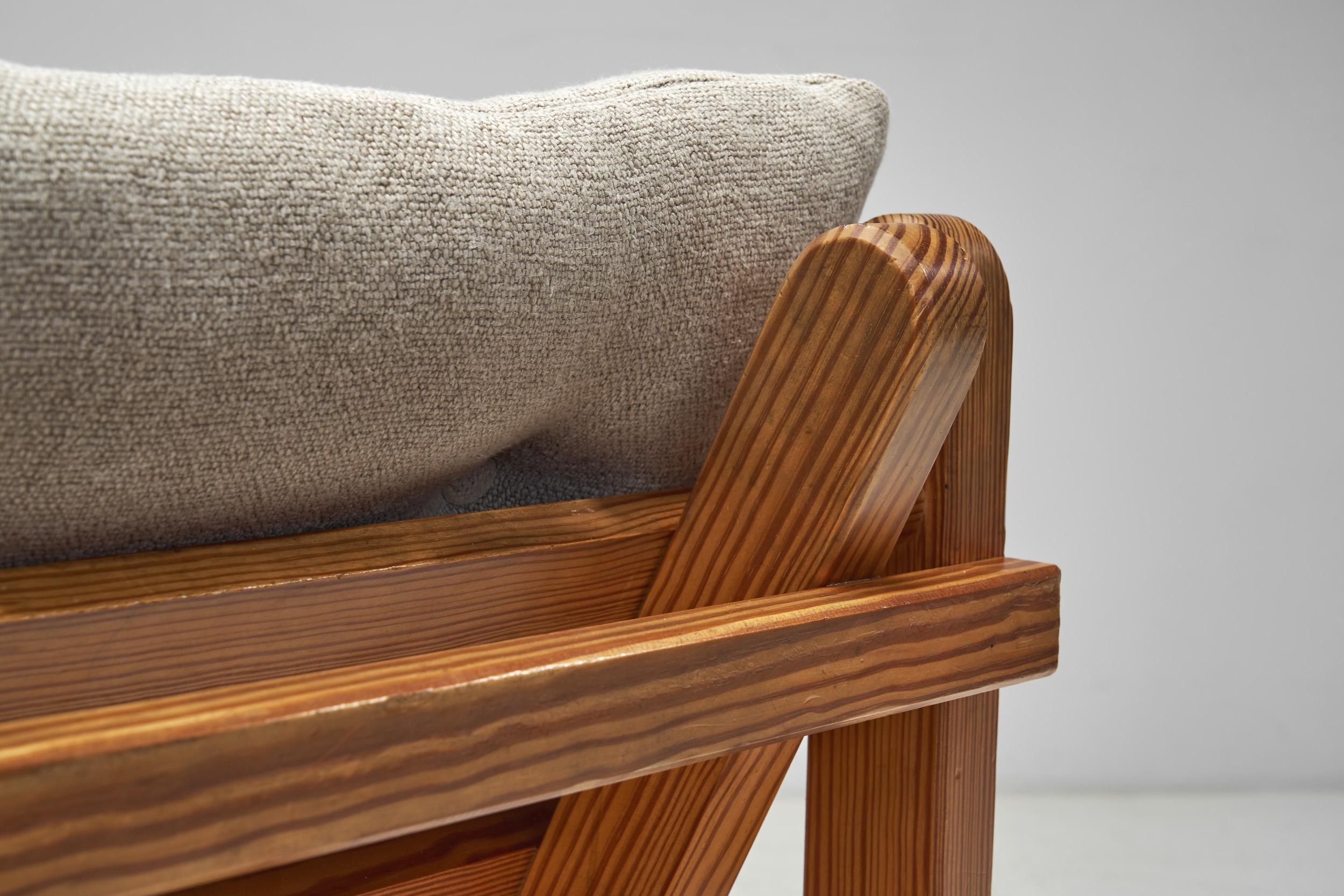 Modern Wooden Lounge Chair with Upholstered Cushions, Europe Mid-20th Century For Sale 4