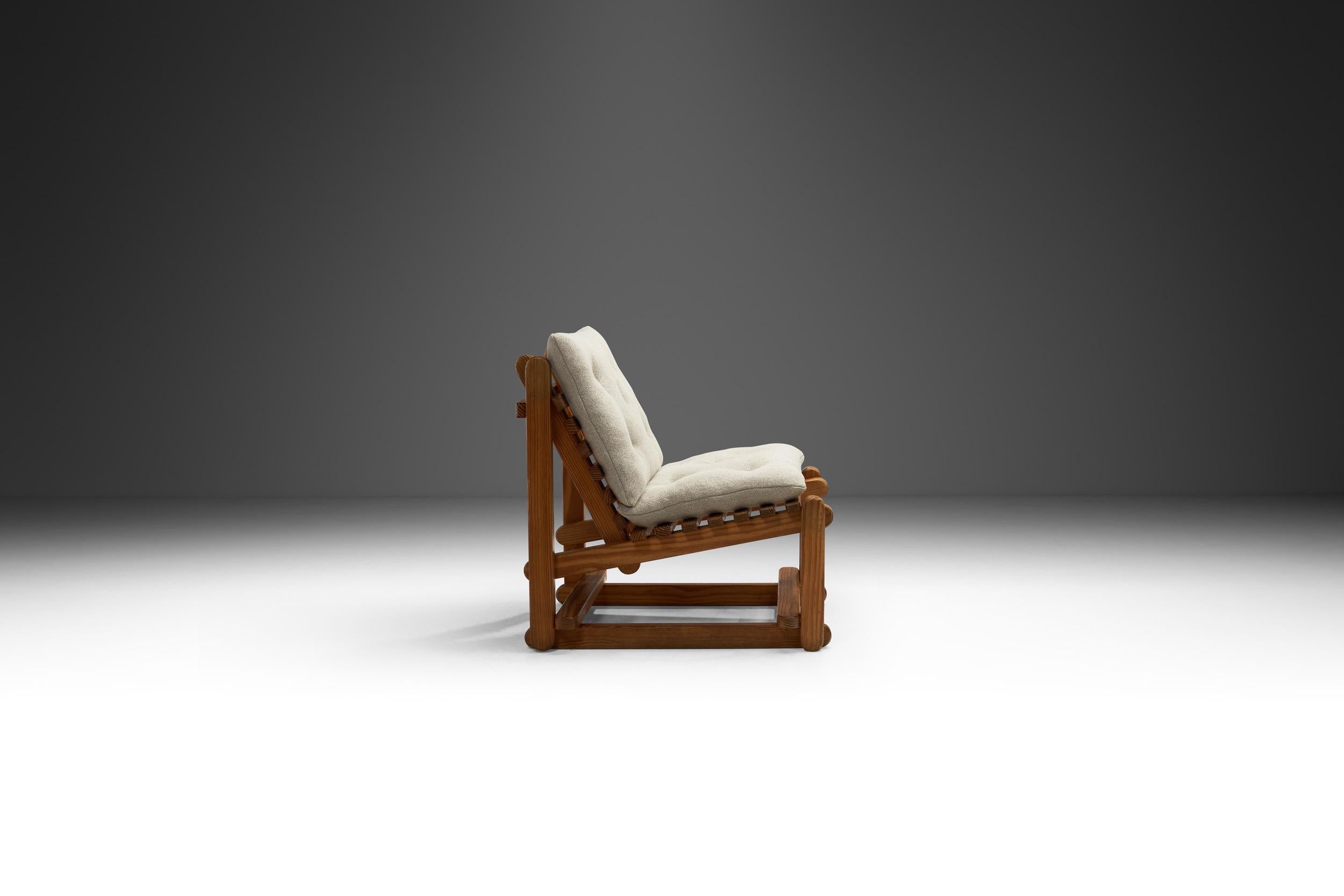 Mid-Century Modern Modern Wooden Lounge Chair with Upholstered Cushions, Europe Mid-20th Century For Sale