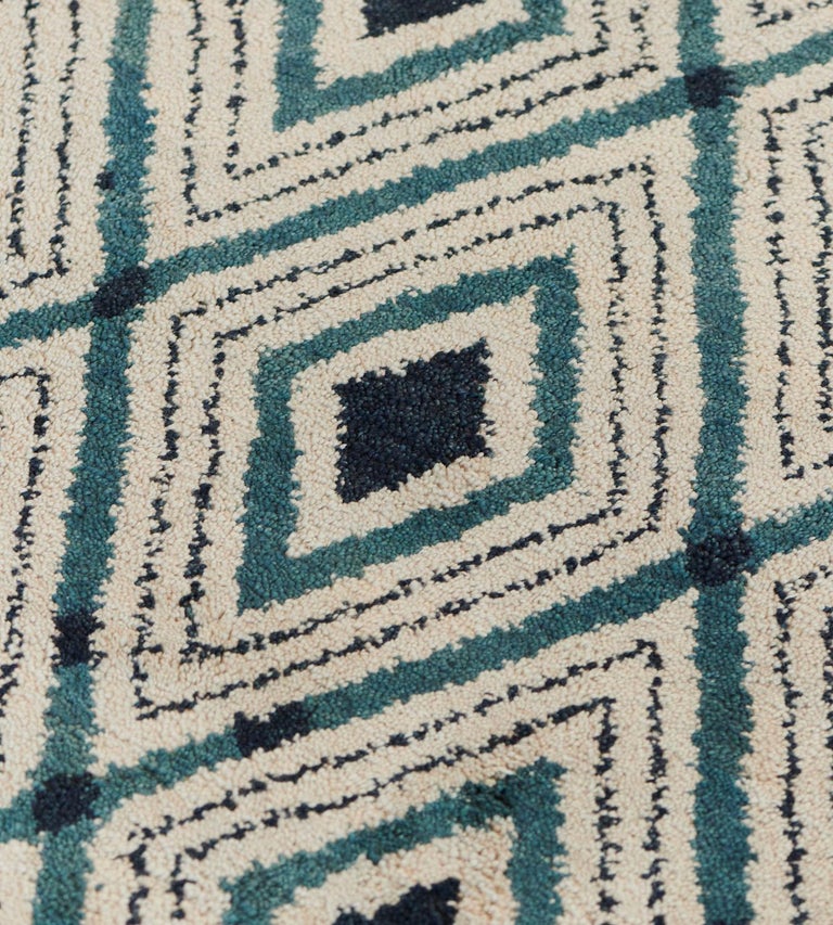 Modern Wool Diamond Pattern Handwoven Rug For Sale at 1stDibs