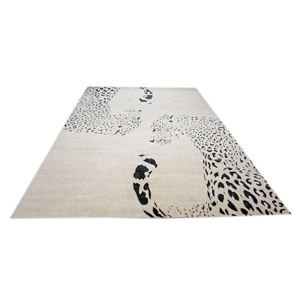 Moderner handgefertigter Teppich aus Wolle und Seide, 9x14, elfenbeinfarben und schwarz, Jaguar Design (21. Jahrhundert und zeitgenössisch) im Angebot