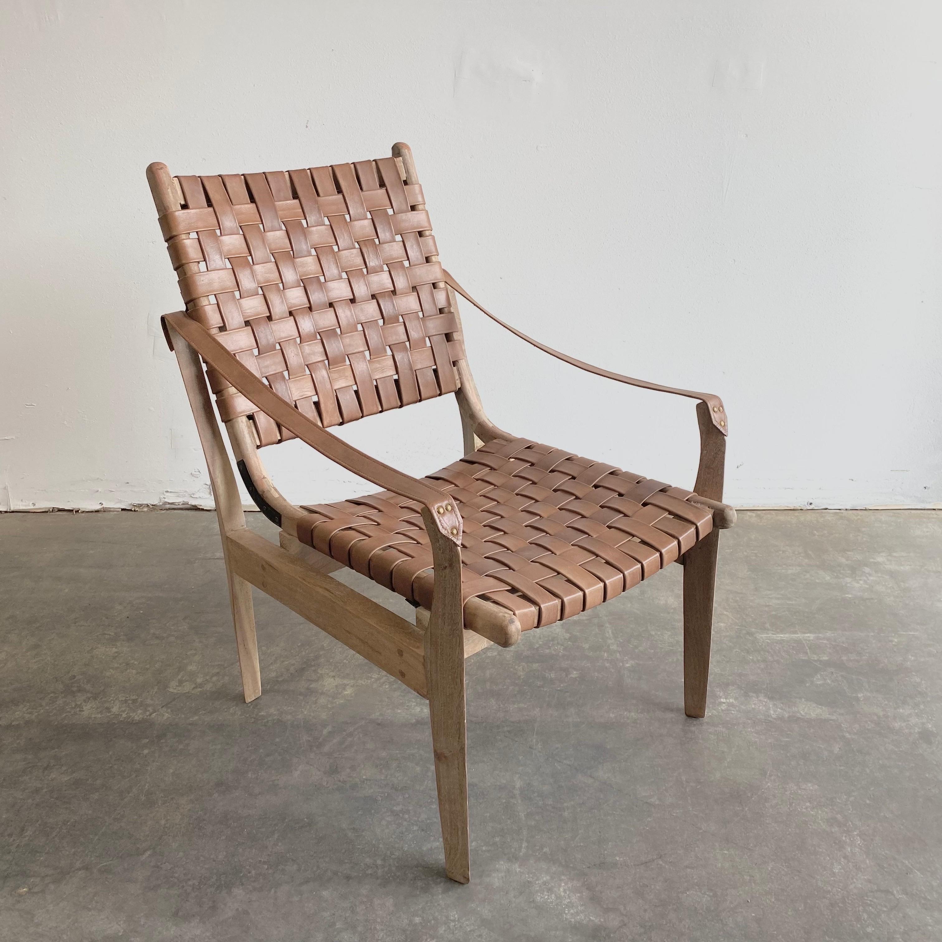Modern woven leather strap teak wood chair
New teak wood chair with medium saddle colored leather seat and backs, and leather strap arms.
There are 2 available, please check listing quantity.
Size: 36