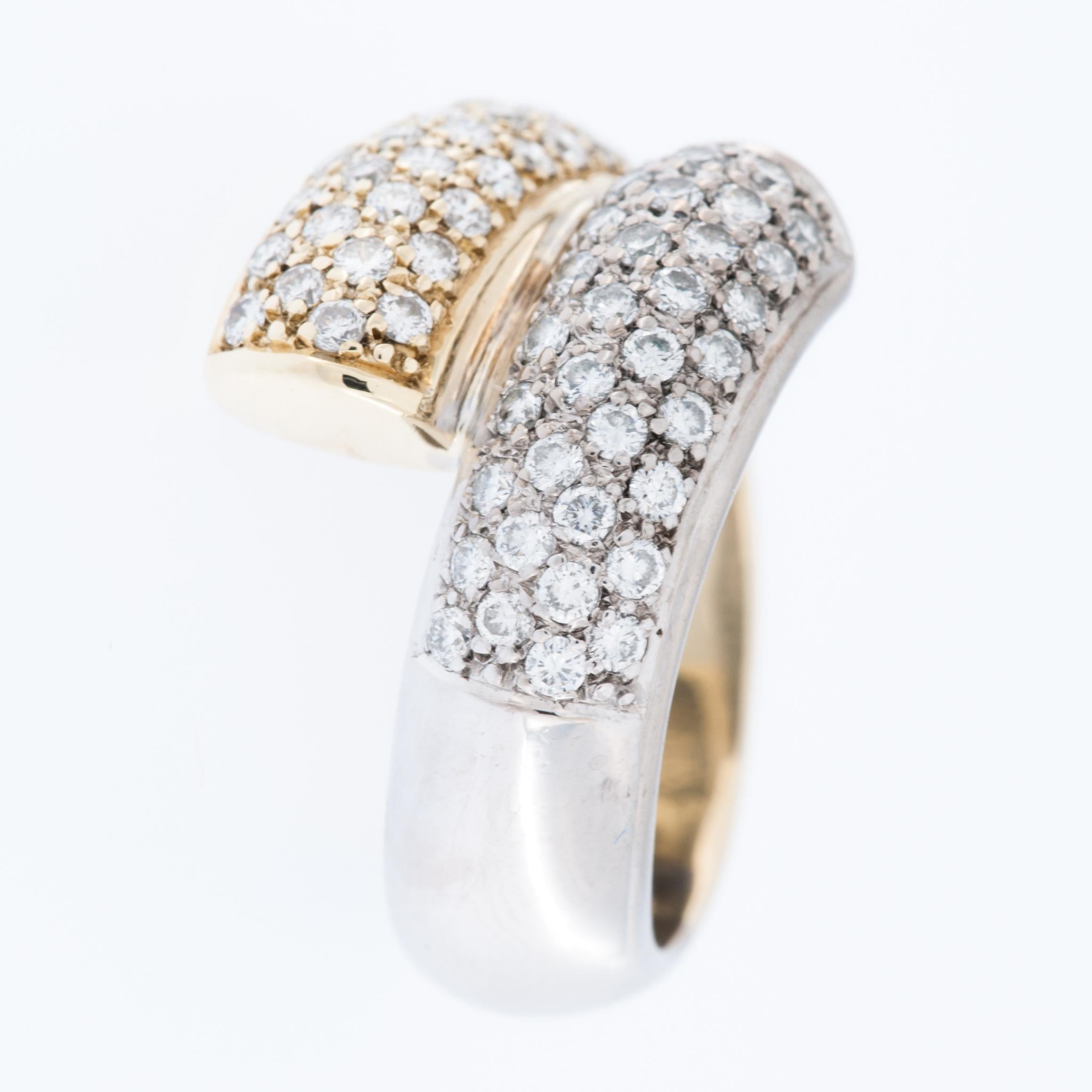 Modern Yellow and White Gold Diamond Cocktail Ring In Good Condition For Sale In Esch-Sur-Alzette, LU