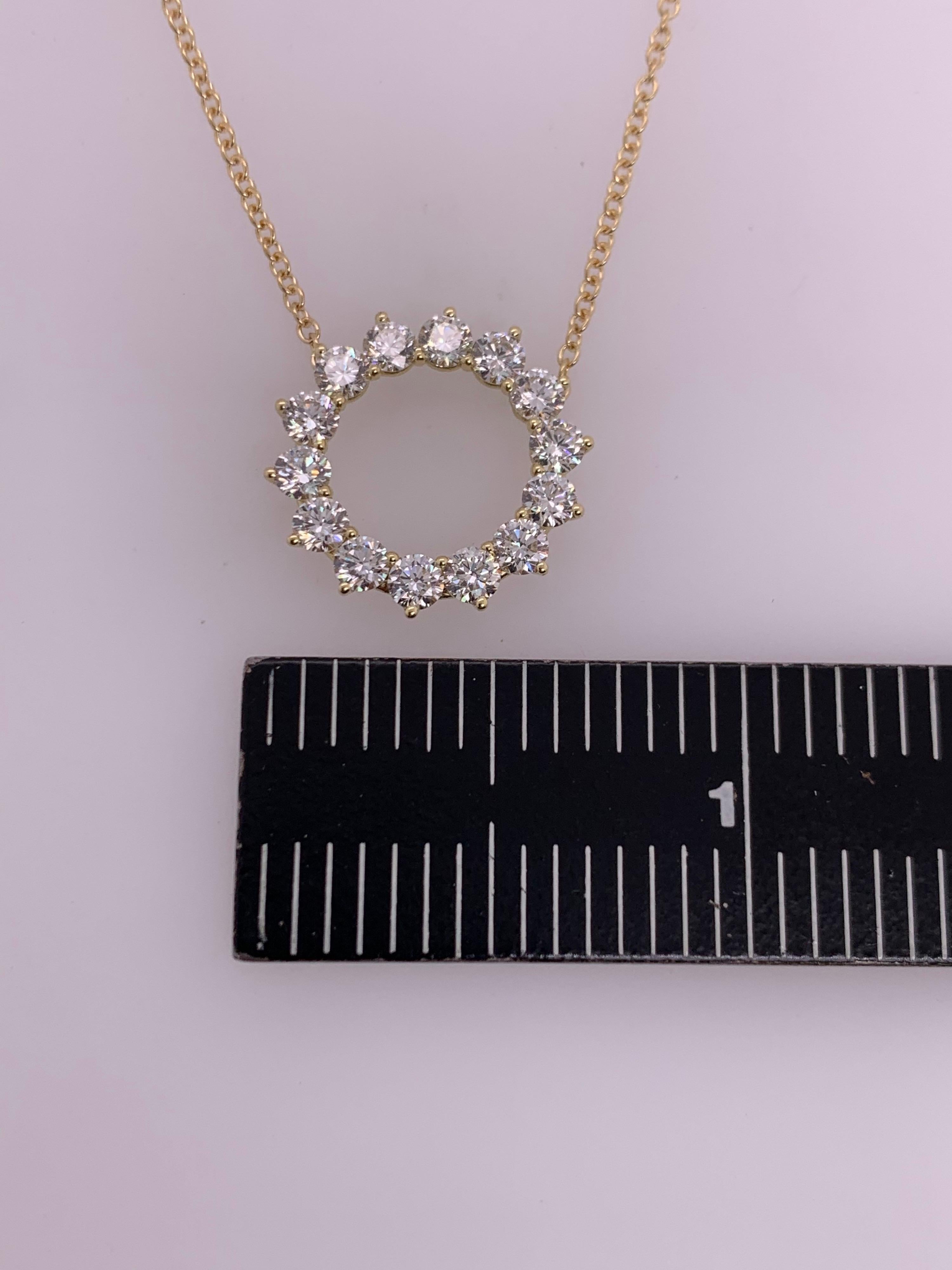 Colgante Artesanal de Oro Amarillo Moderno con Diamante Brillante Redondo Natural de 1,28 Quilates en venta 2
