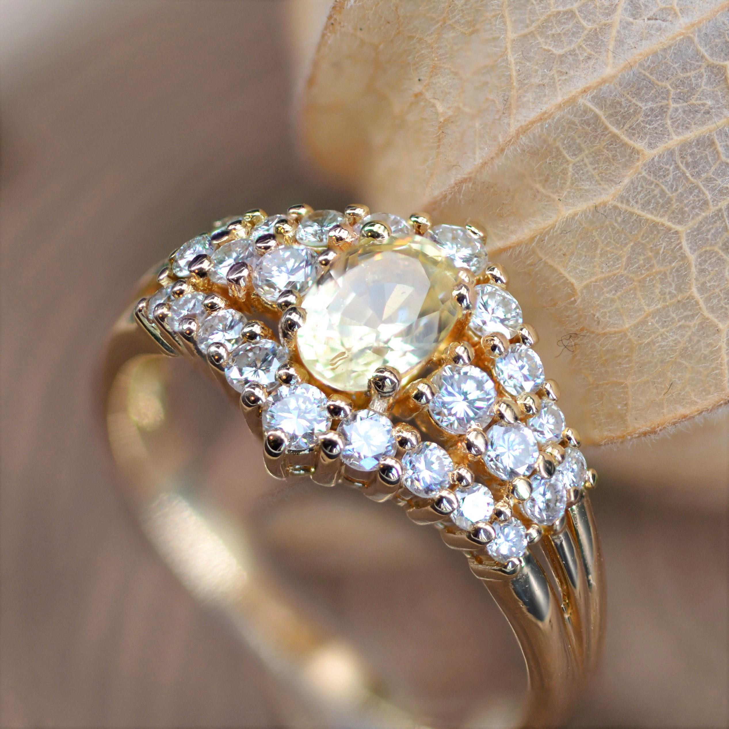 Brilliant Cut Modern Yellow Sapphire Diamonds 18 Karat Yellow Gold Ring For Sale