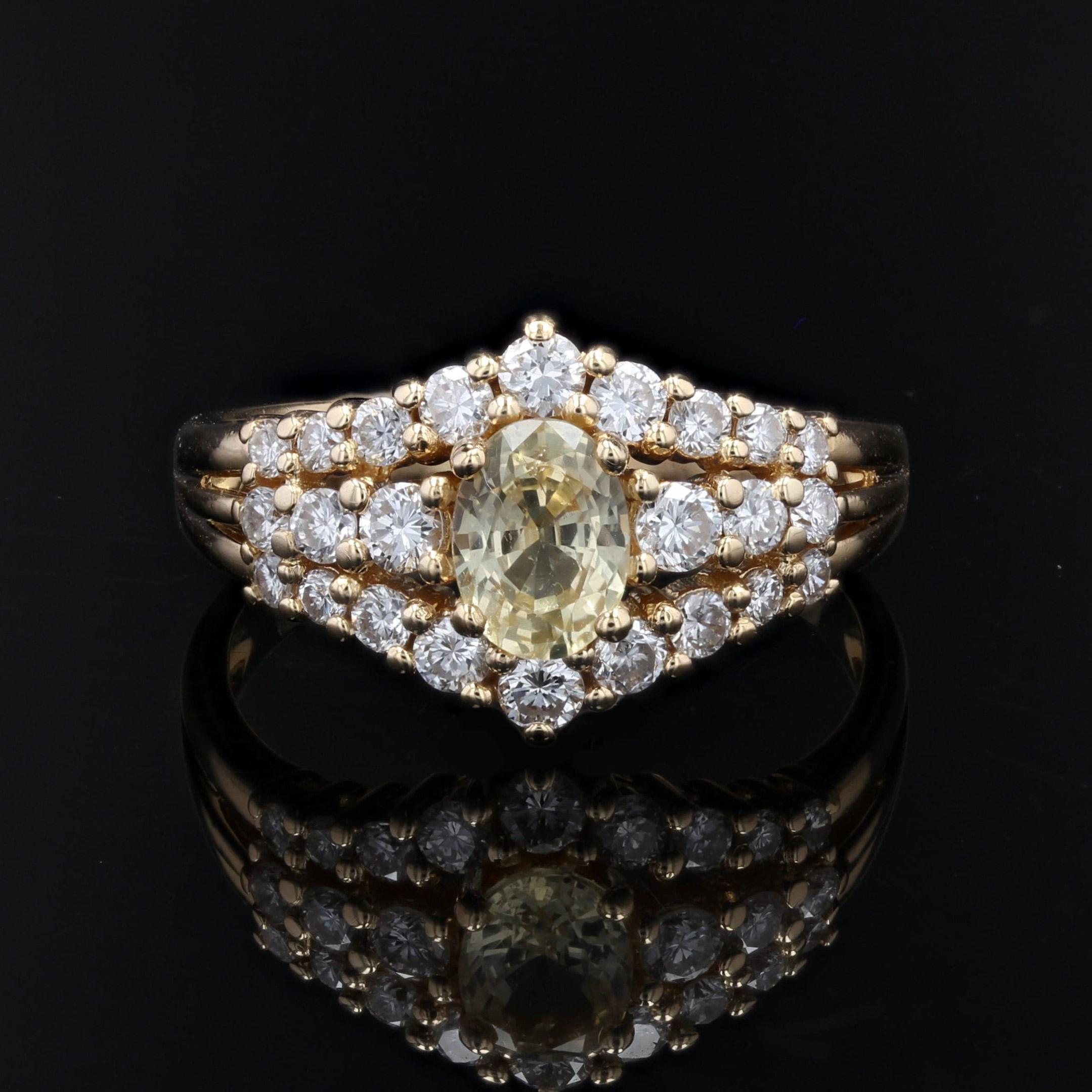 Modern Yellow Sapphire Diamonds 18 Karat Yellow Gold Ring In Good Condition For Sale In Poitiers, FR