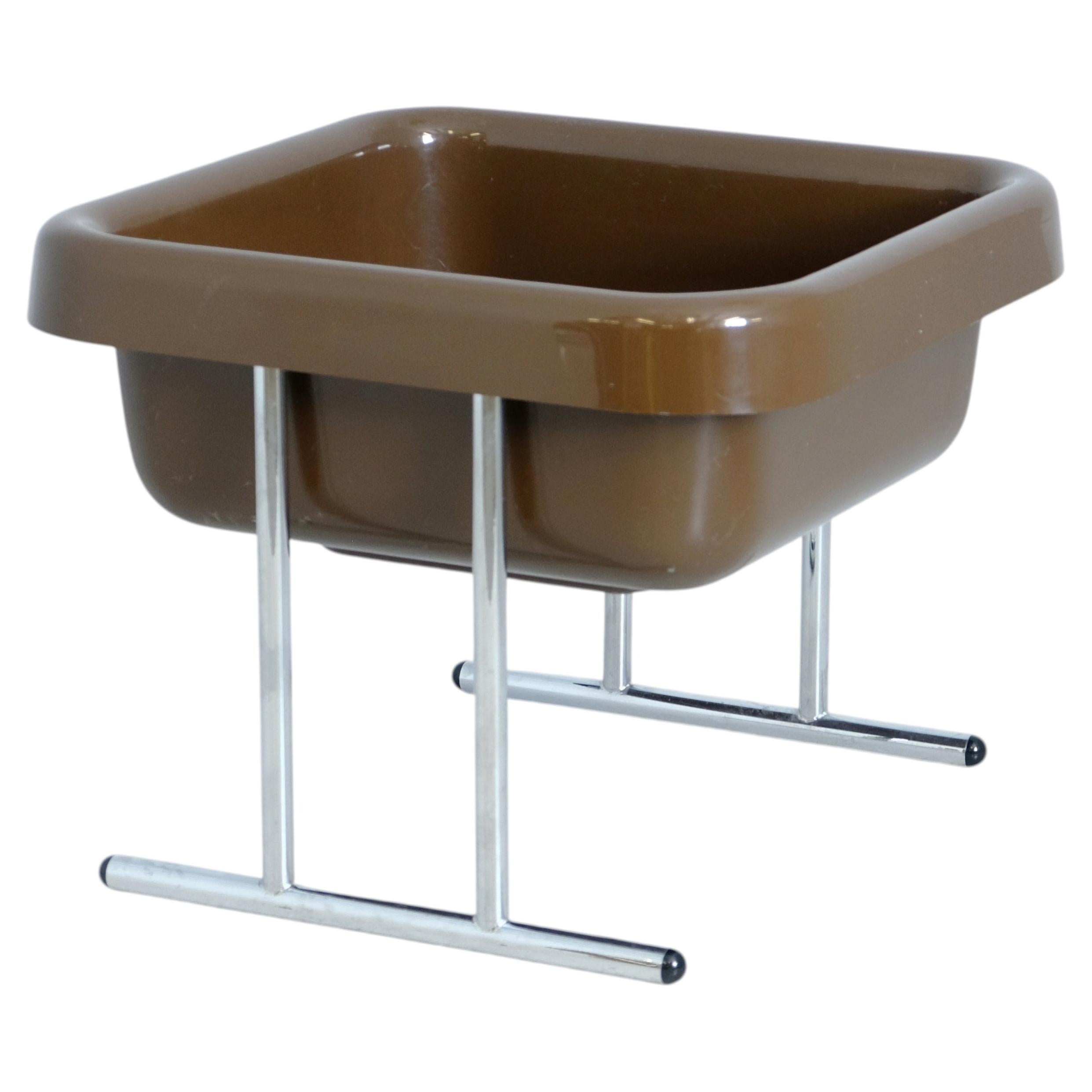 Modern Yrjö Kukkapuro Magazine / Flower Table Model 3666, Haimi Finland 1970s For Sale