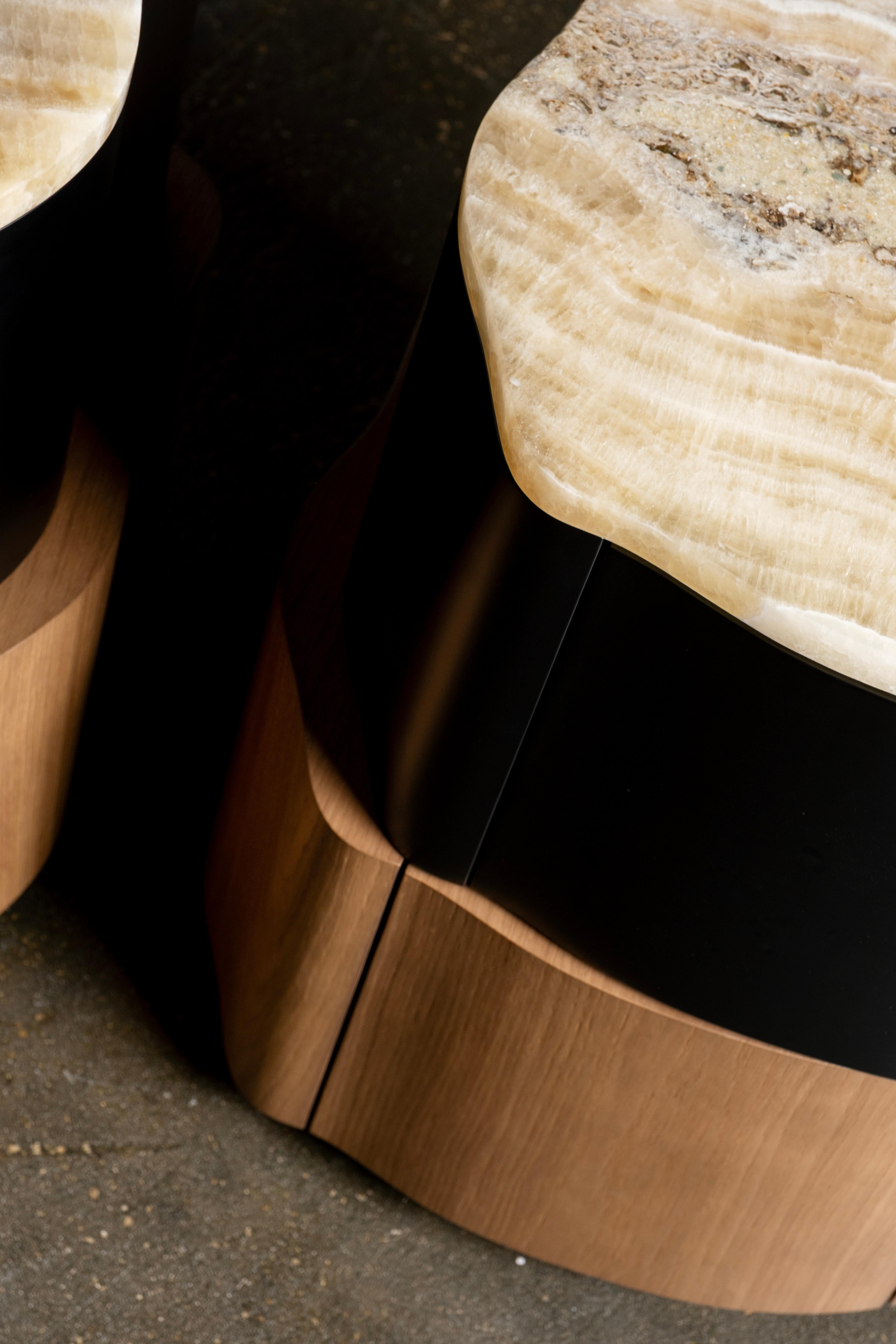 Laiton Table de chevet moderne Zambujeiro, SET/2, Miel Onyx, Handmade Portugal Greenapple en vente