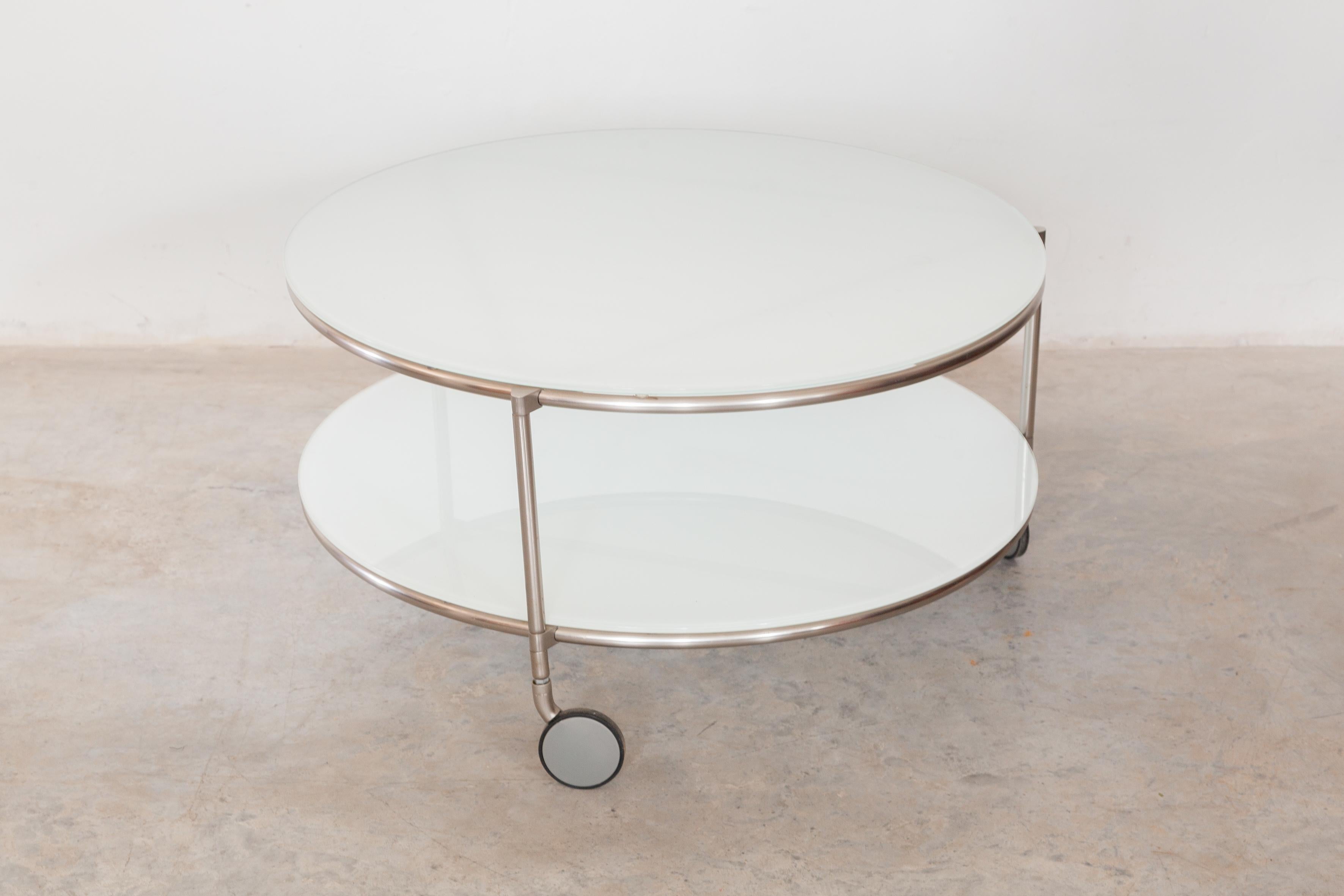 round coffee table on wheels