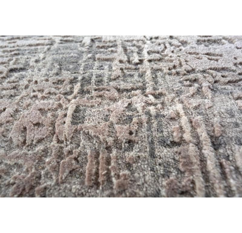 Hand-Knotted Modern Zen Classic Gray & Nickel 168x240 cm Handknotted Rug For Sale
