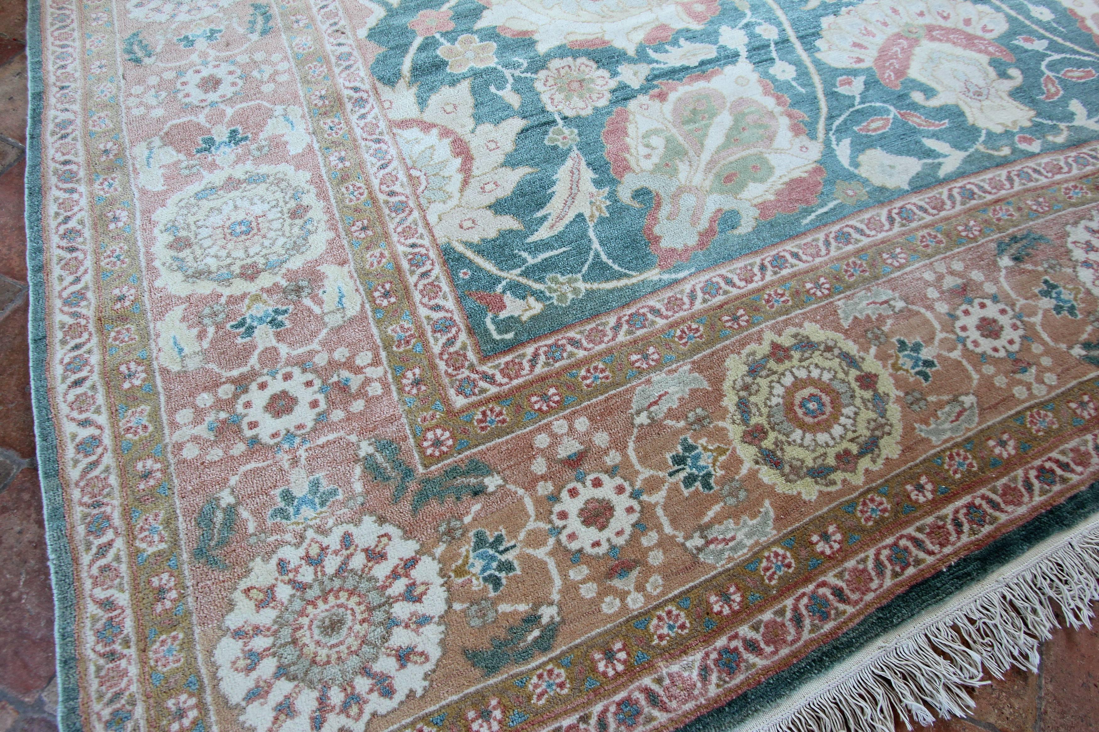 Modern Ziegler Carpet In Excellent Condition For Sale In Crondall, Surrey