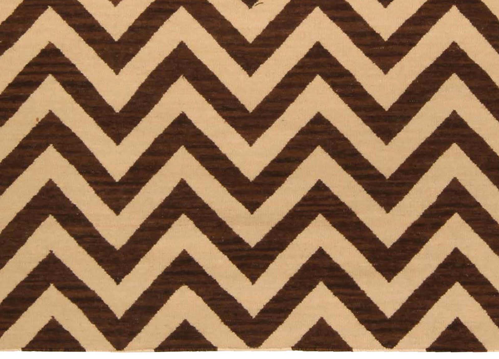 Modern Zig-Zag Design Handmade Wool Rug in Brown and Beige by Doris Leslie Blau (Moderne) im Angebot