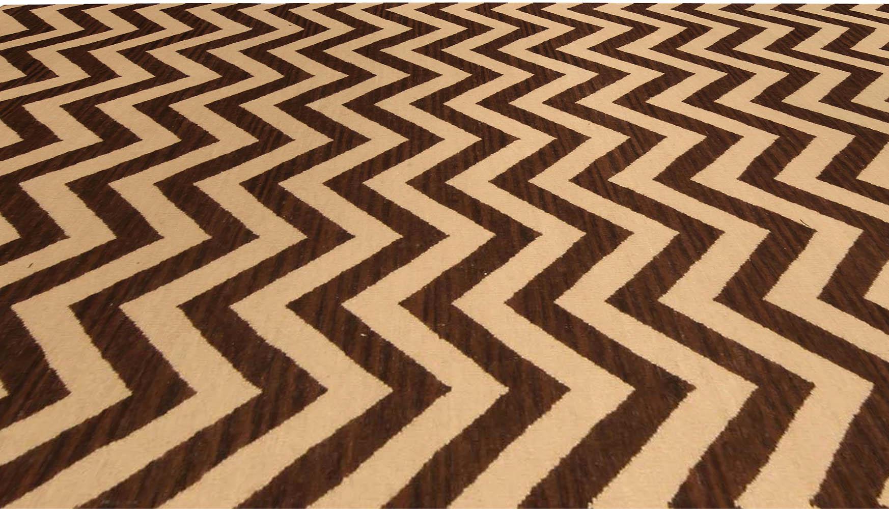Modern Zig-Zag Design Handmade Wool Rug in Brown and Beige by Doris Leslie Blau (Indisch) im Angebot